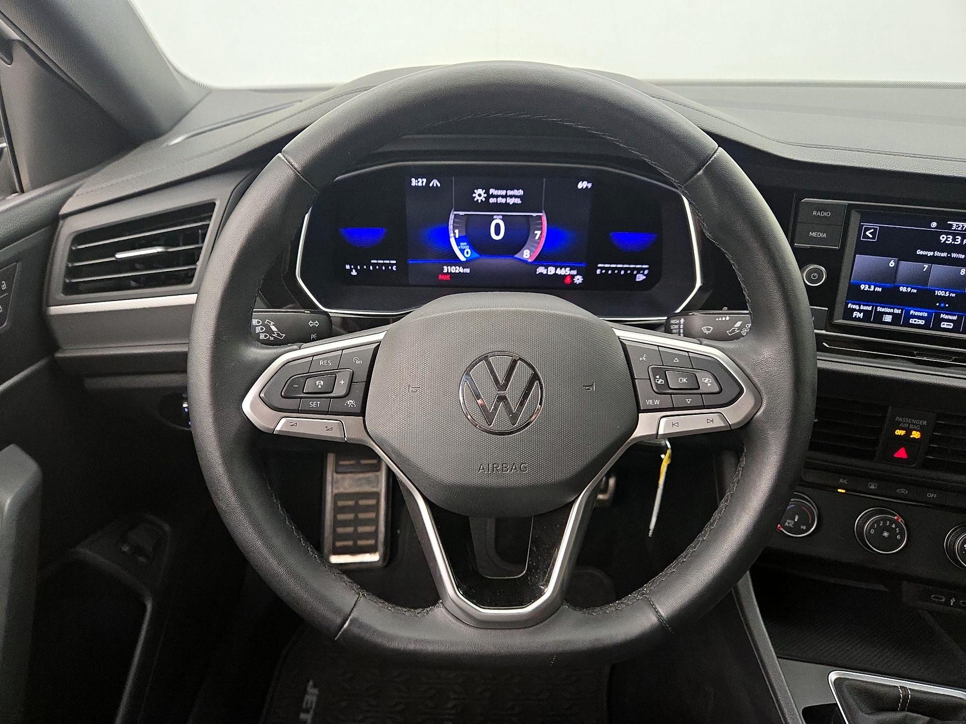 Thumbnail: 2023 Volkswagen Jetta - 10