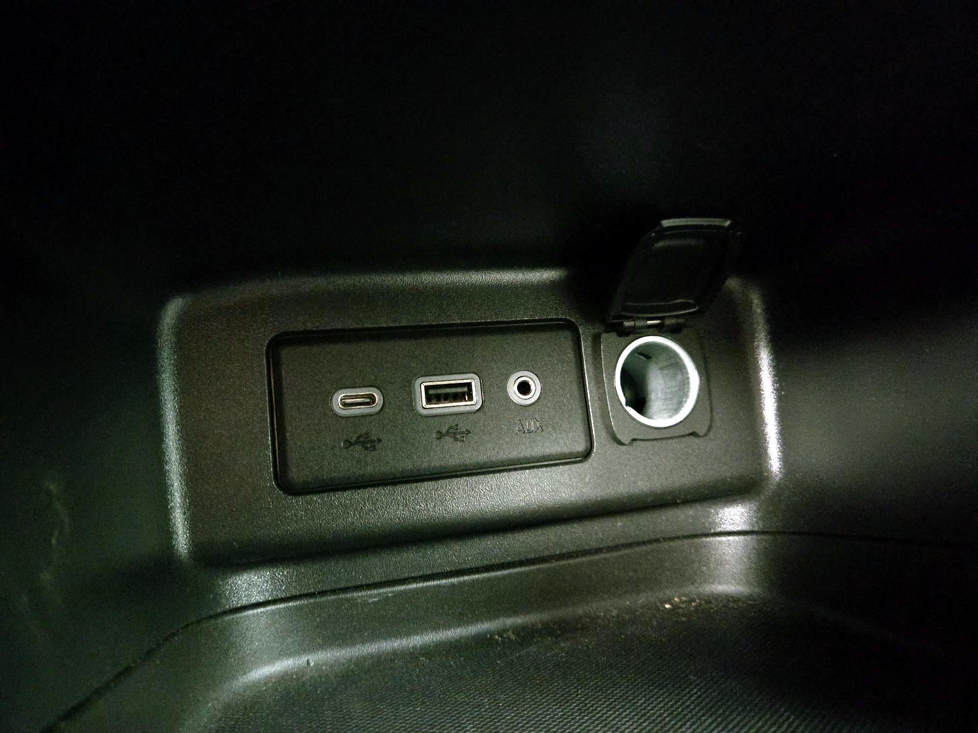 Thumbnail: 2021 Chevrolet Equinox - 18