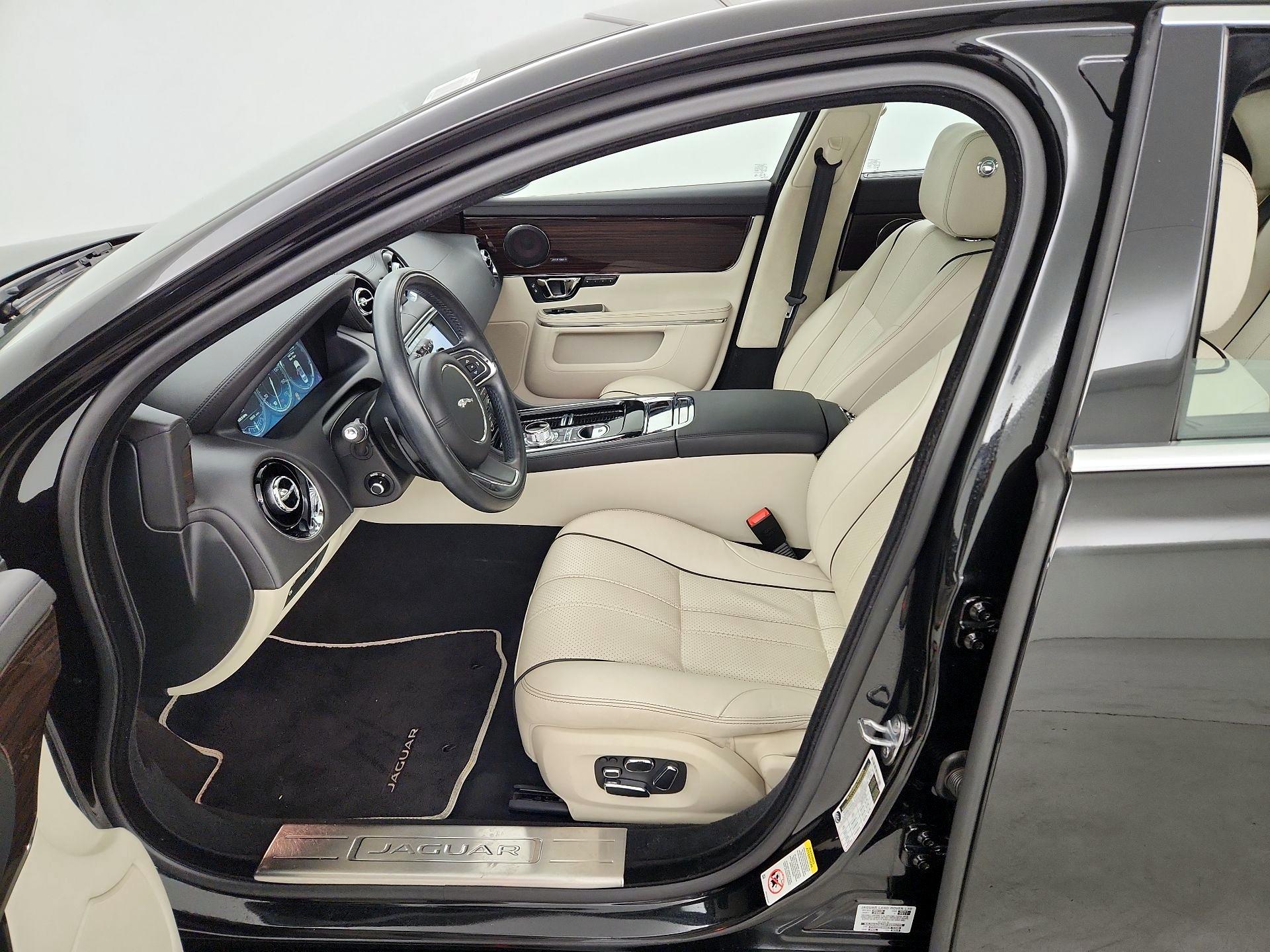 Thumbnail: 2015 Jaguar XJ - 11