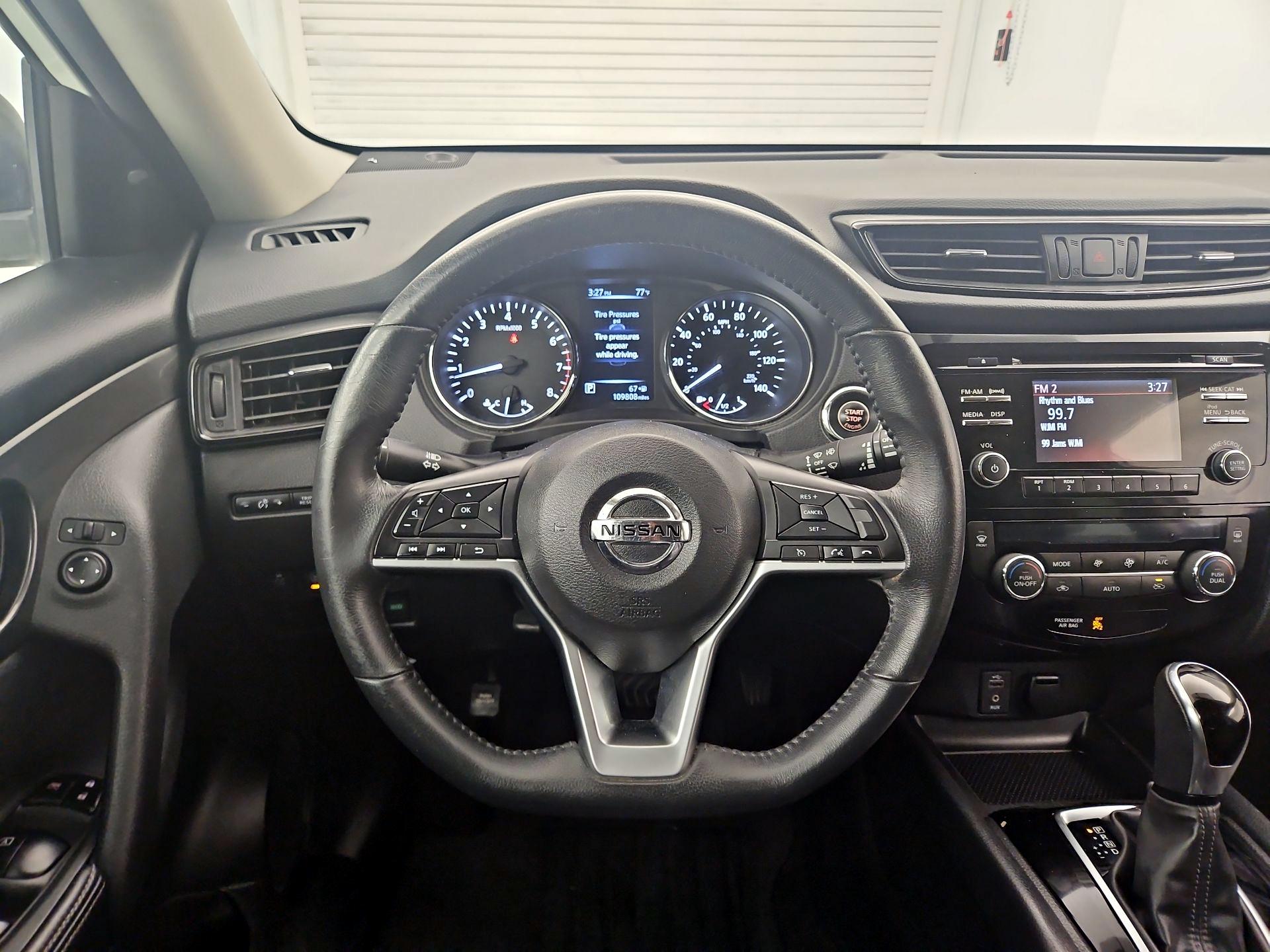 Thumbnail: 2017 Nissan Rogue - 10