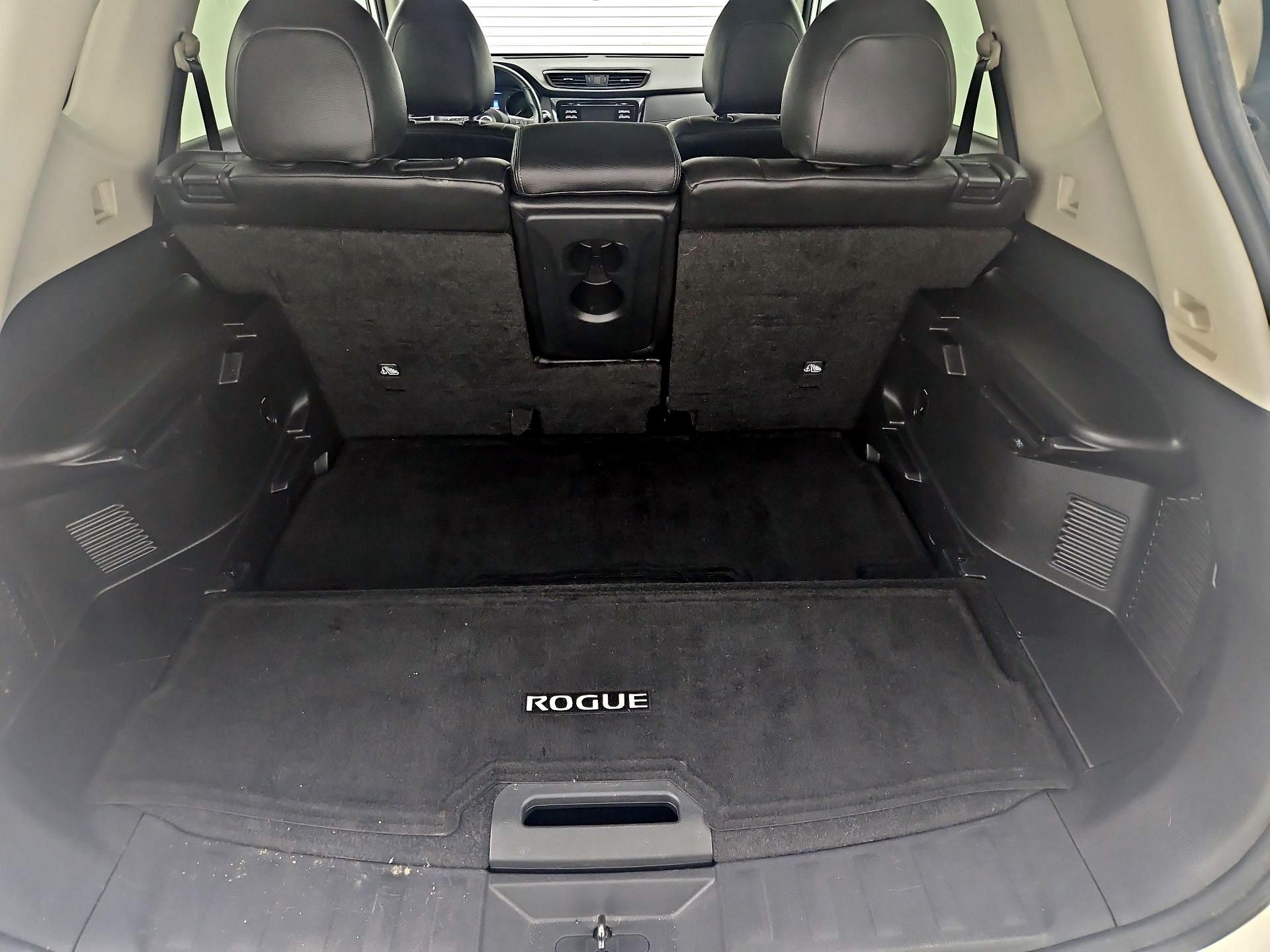 Thumbnail: 2017 Nissan Rogue - 20