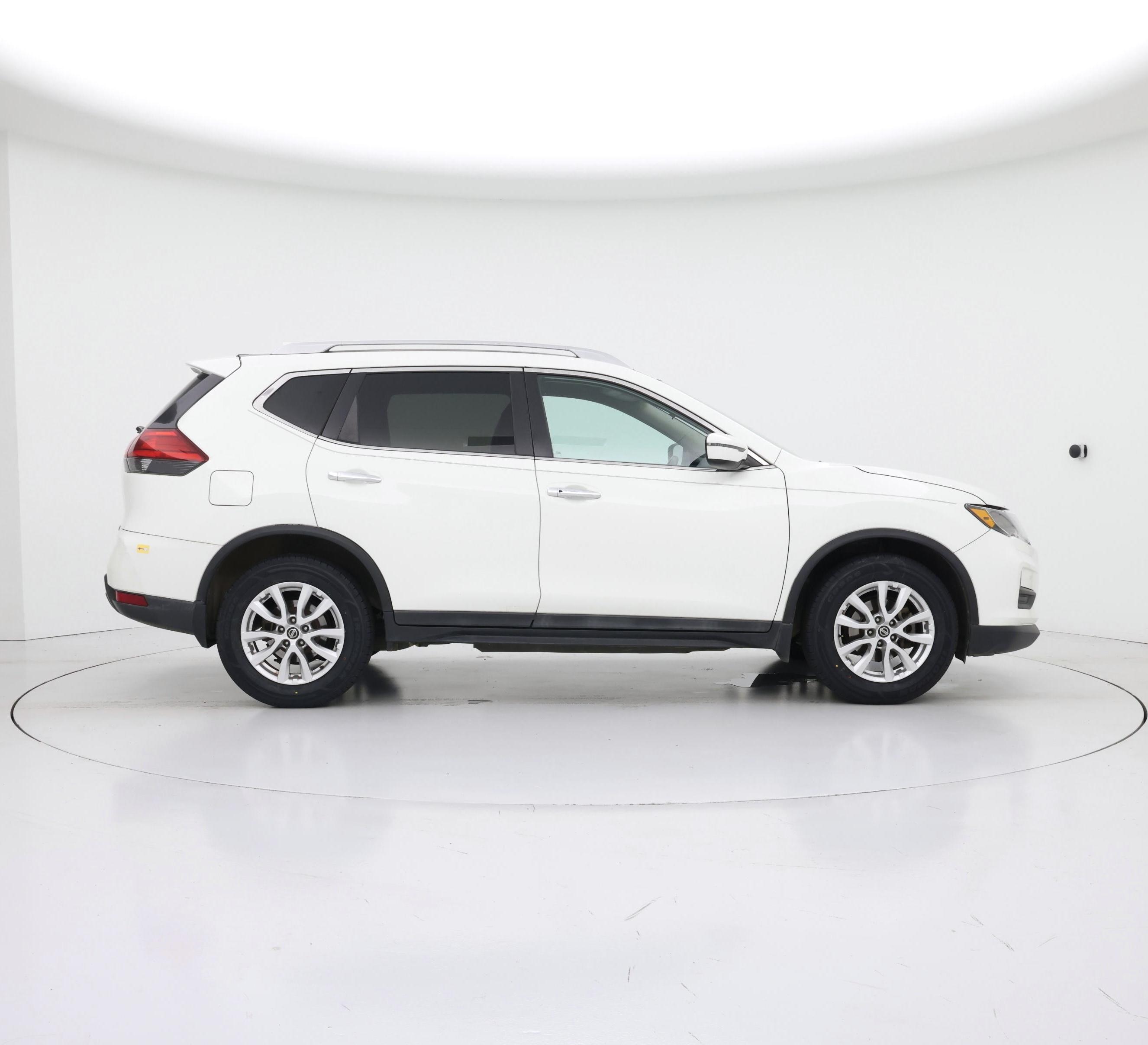 Thumbnail: 2017 Nissan Rogue - 7