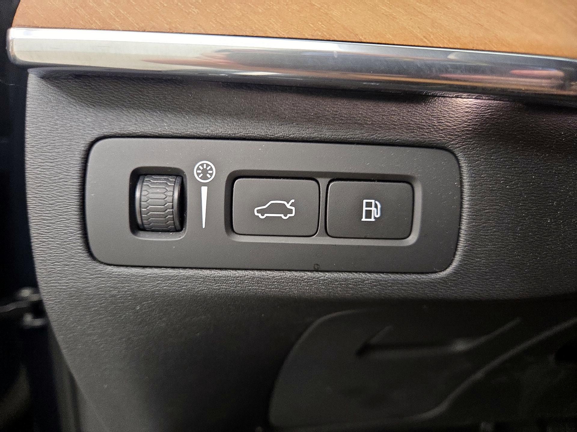 Thumbnail: 2020 Volvo XC90 - 13
