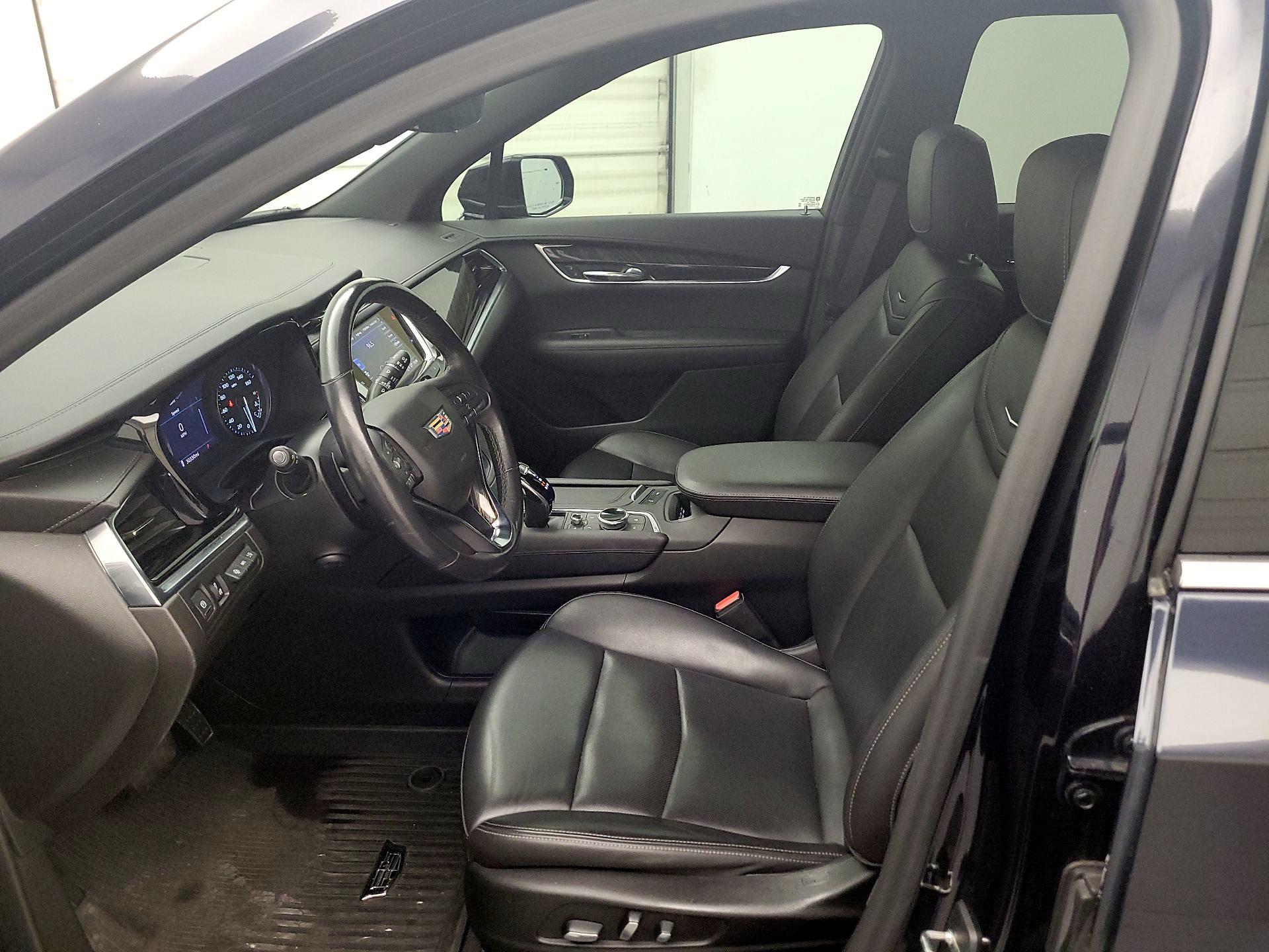 Thumbnail: 2022 Cadillac XT6 - 11