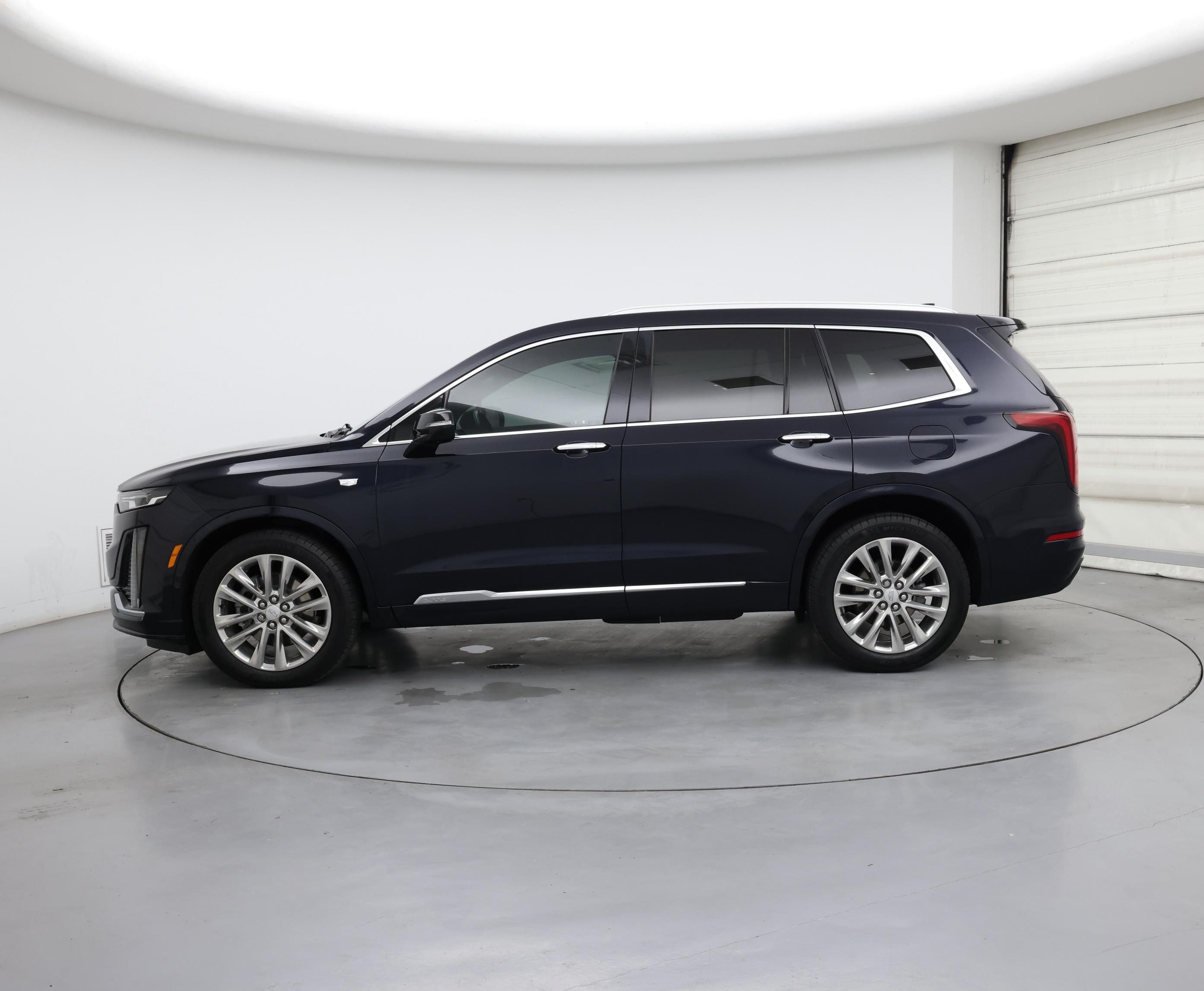 Thumbnail: 2022 Cadillac XT6 - 3