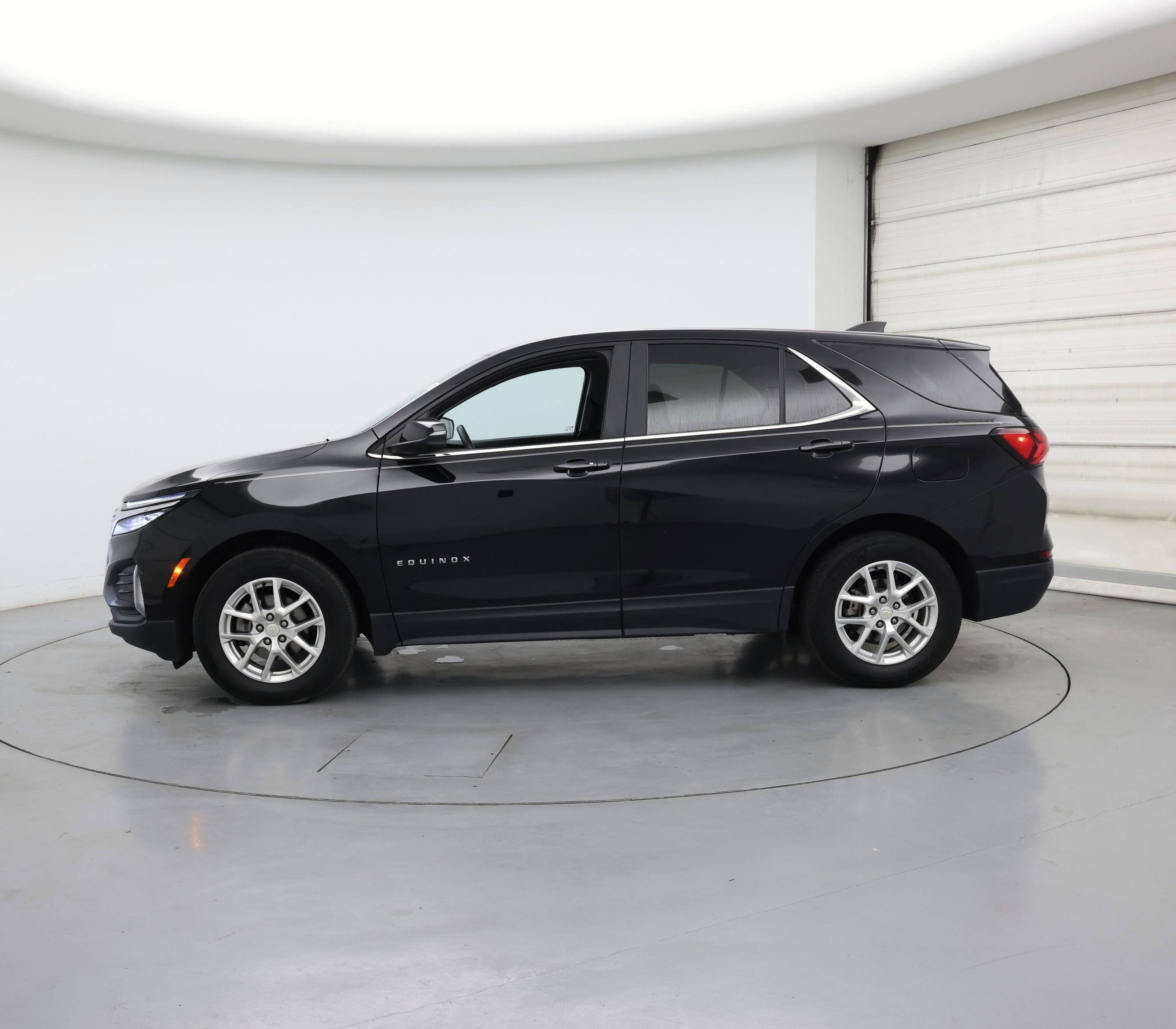 Thumbnail: 2022 Chevrolet Equinox - 3