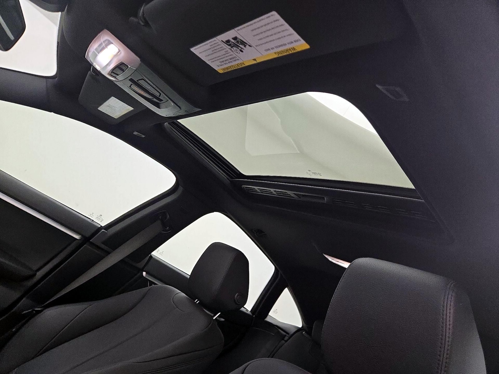 Sunroof(s) & Overhead Airbags