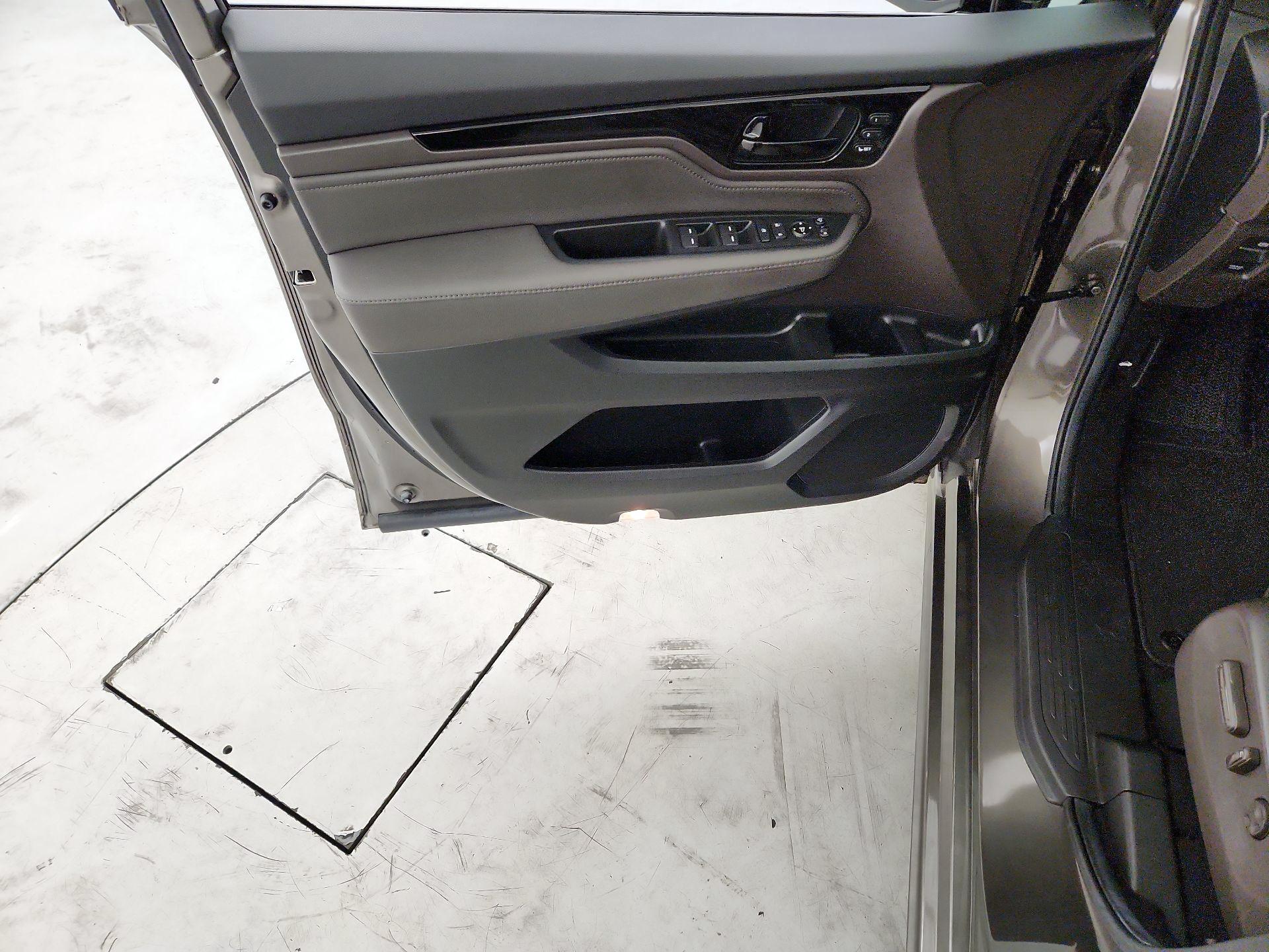 Thumbnail: 2019 Honda Odyssey - 12