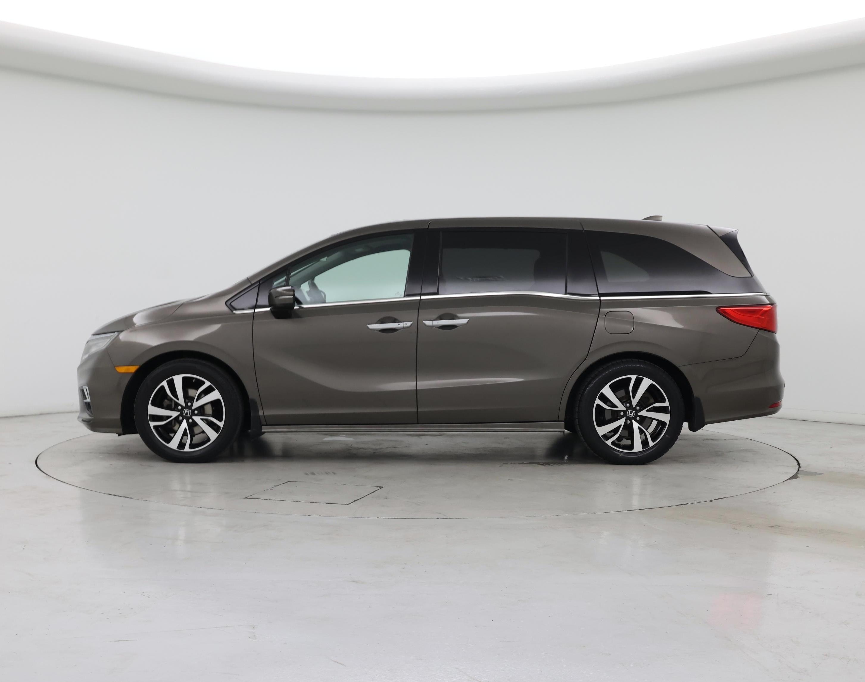Thumbnail: 2019 Honda Odyssey - 3