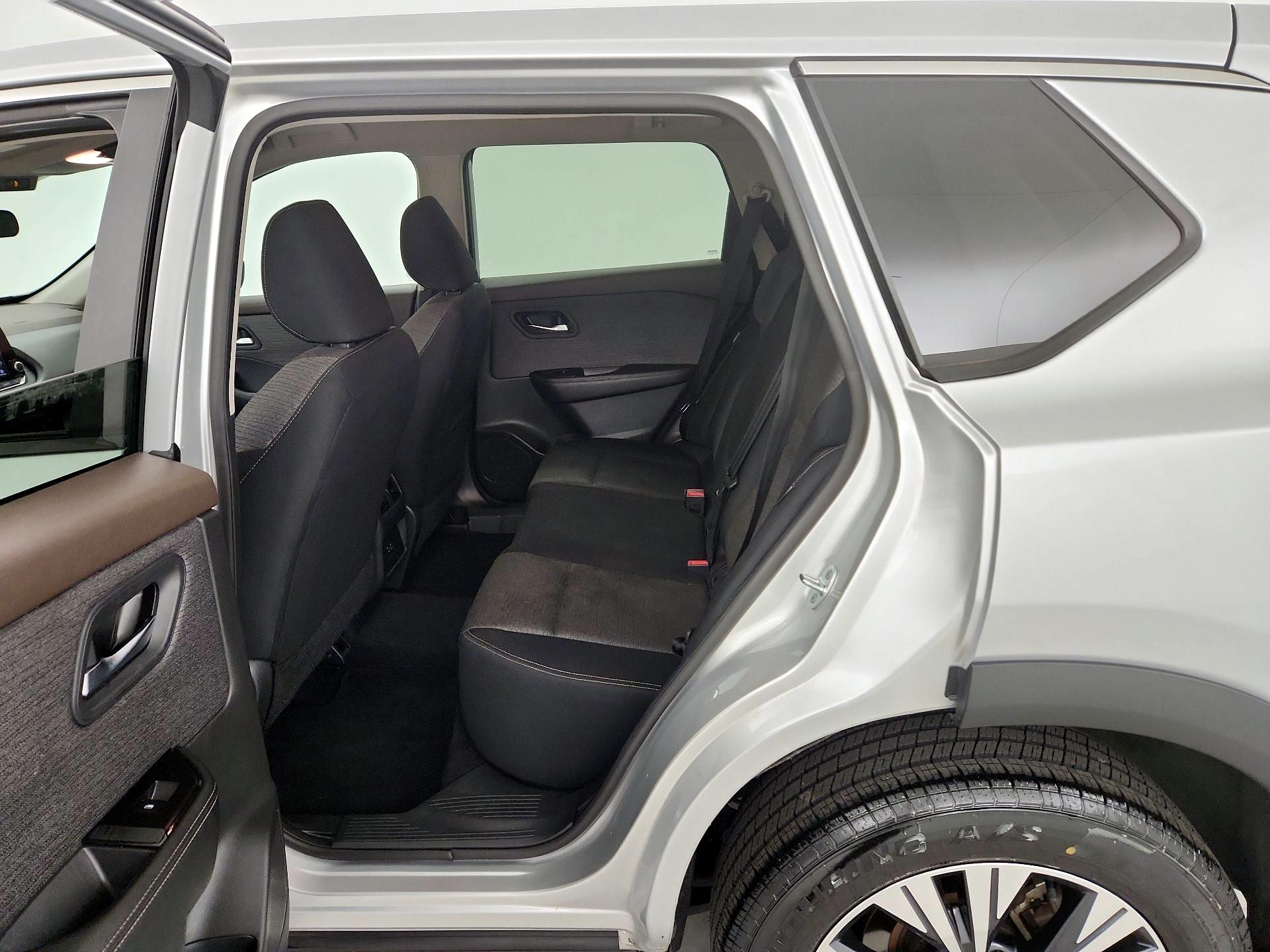 Thumbnail: 2023 Nissan Rogue - 19