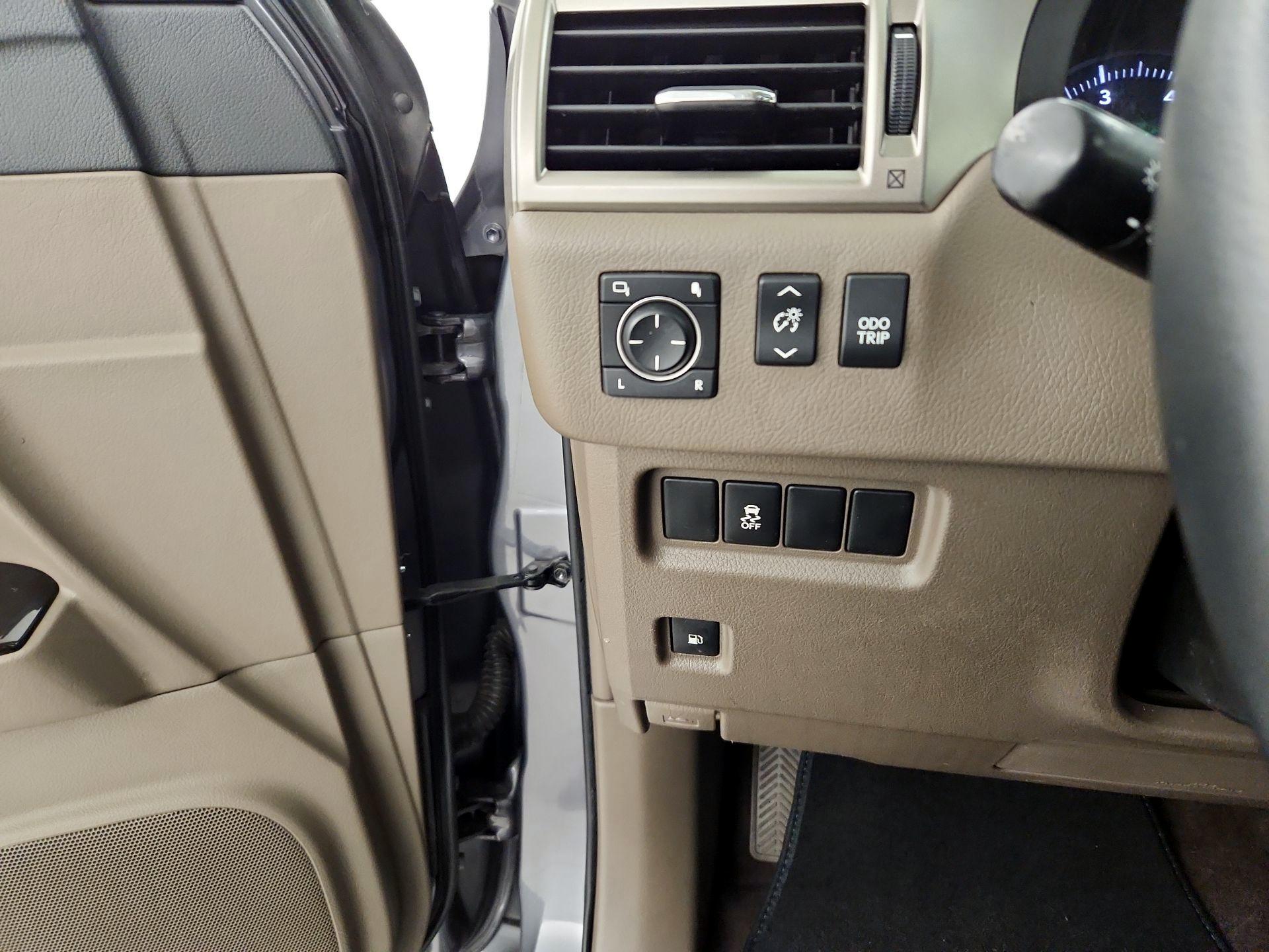 Thumbnail: 2016 Lexus GX - 13