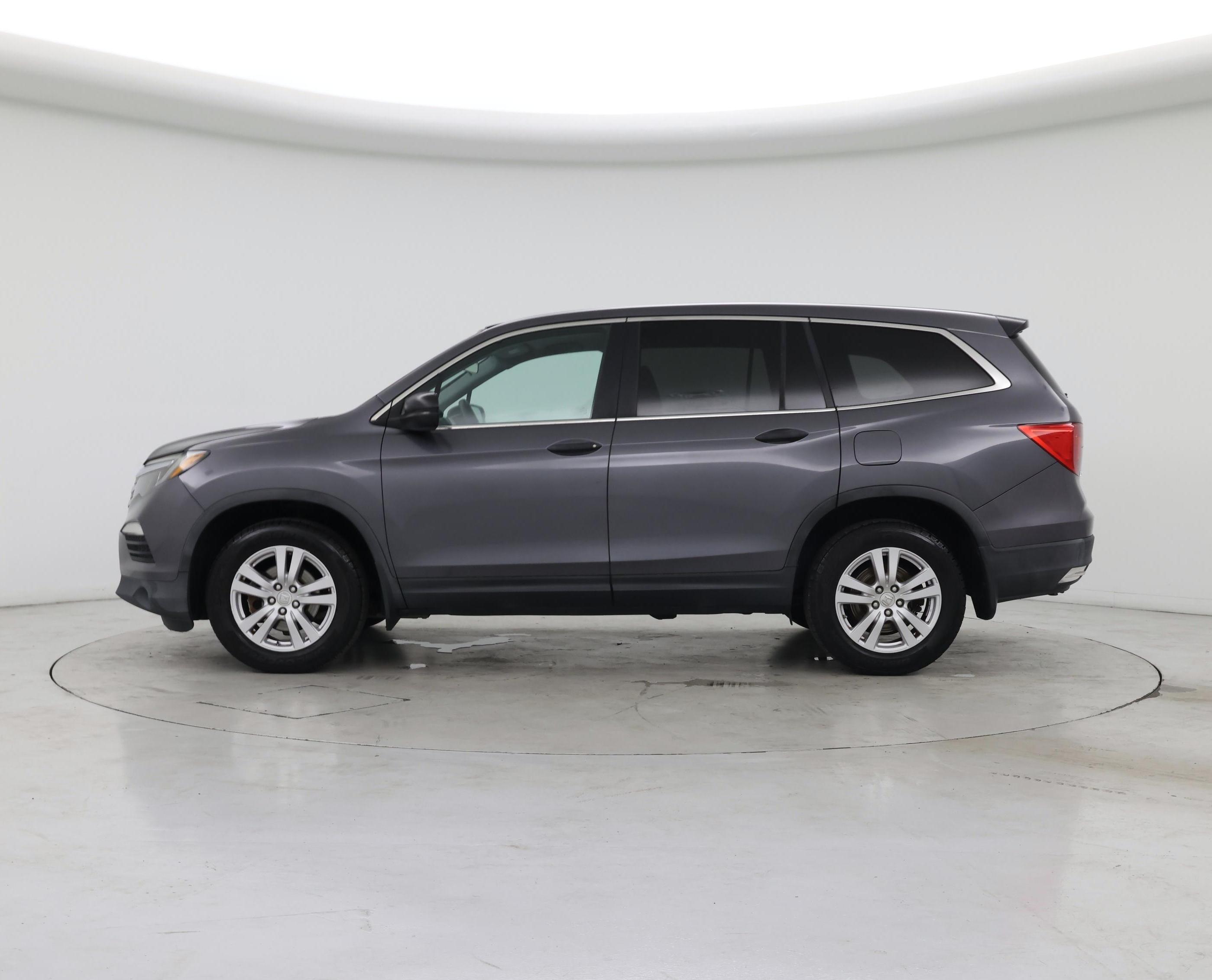 Thumbnail: 2016 Honda Pilot - 3