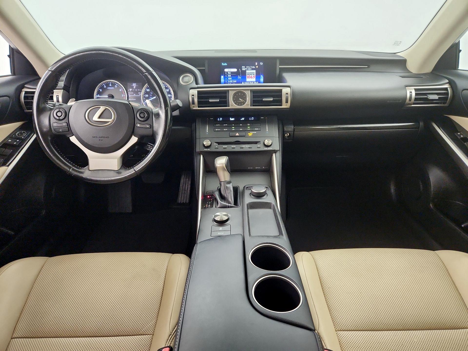 Thumbnail: 2016 Lexus IS - 9