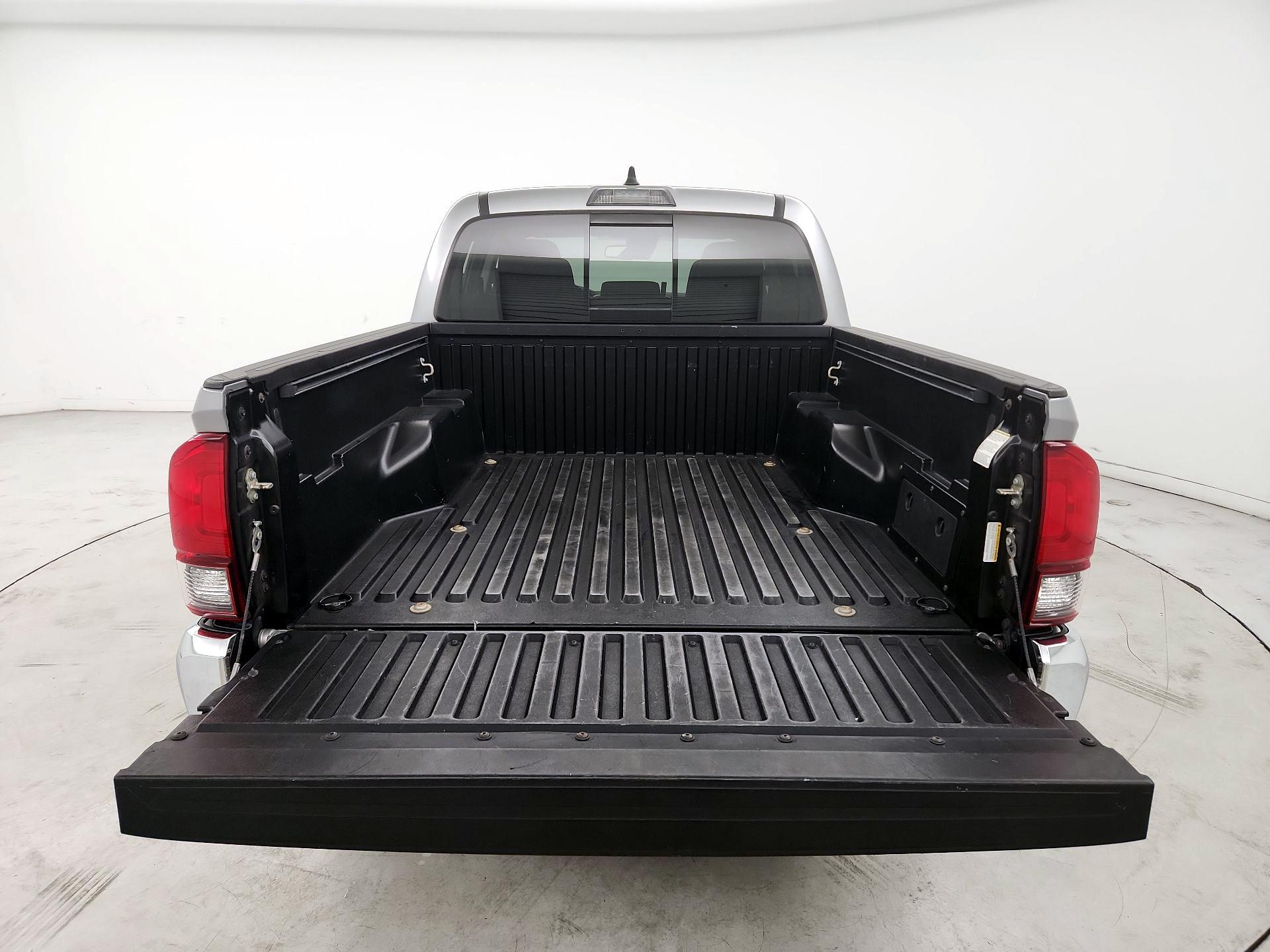 Thumbnail: 2020 Toyota Tacoma - 20