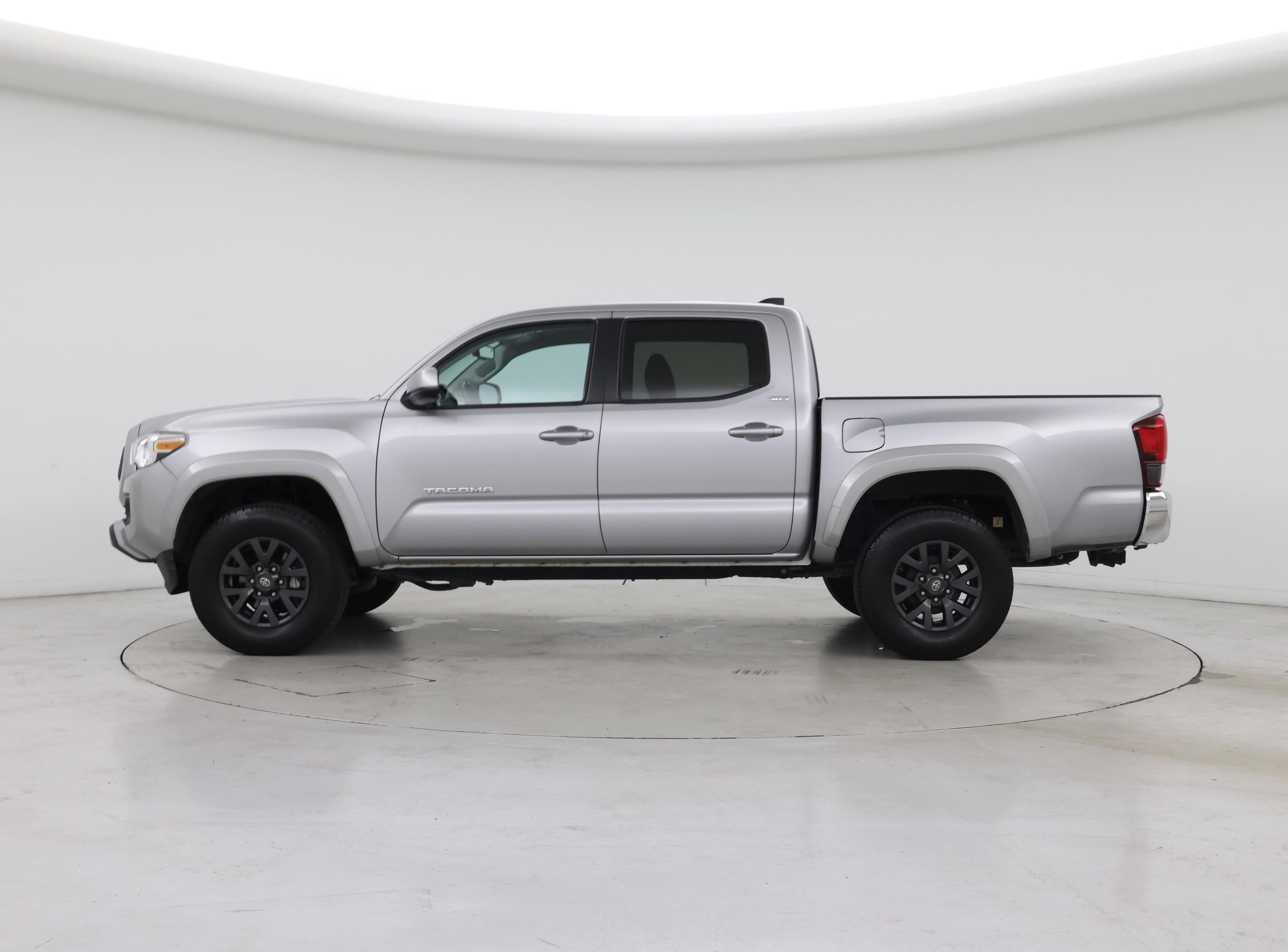 Thumbnail: 2020 Toyota Tacoma - 3