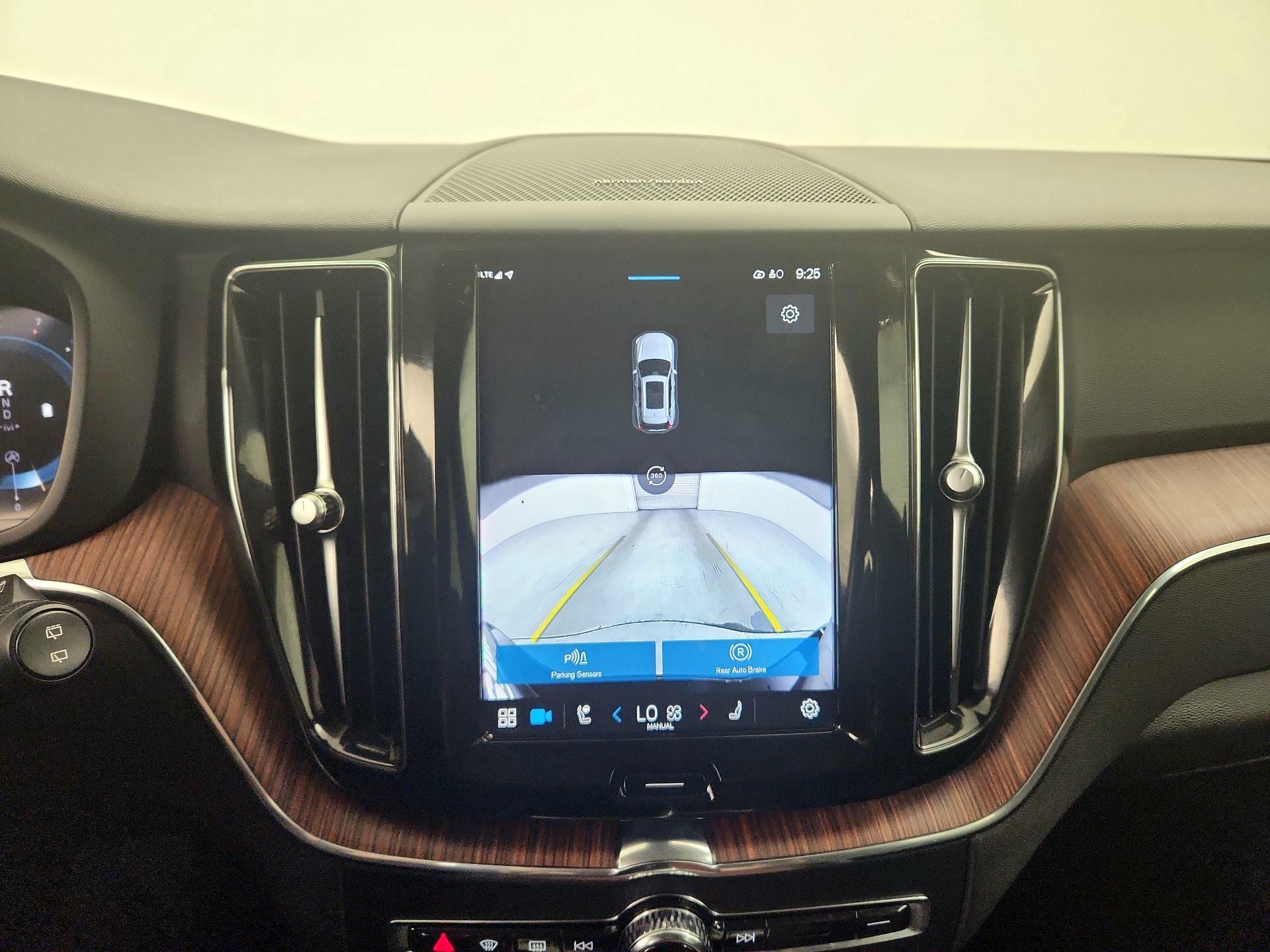 Thumbnail: 2024 Volvo XC60 - 15