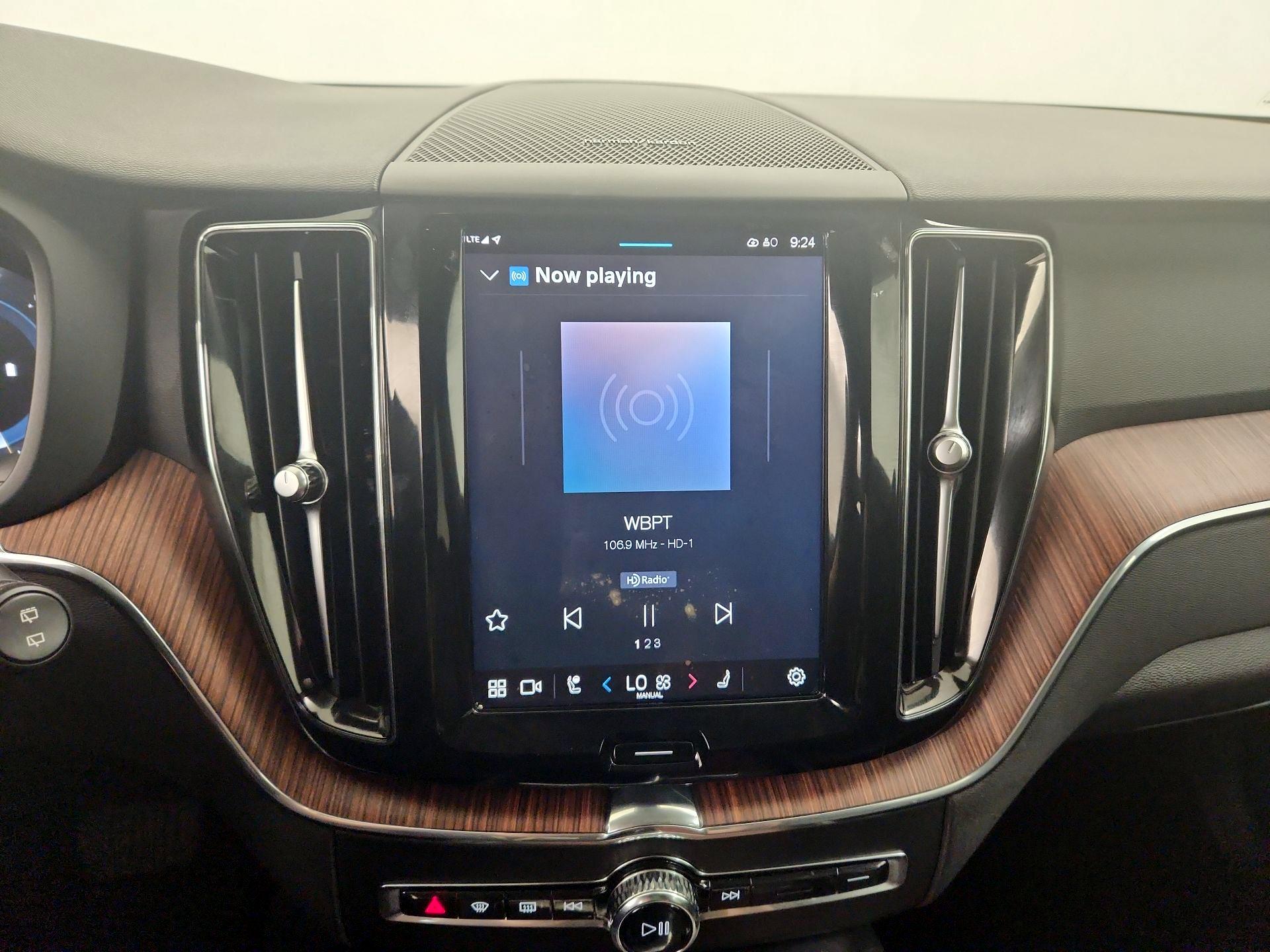 Thumbnail: 2024 Volvo XC60 - 16