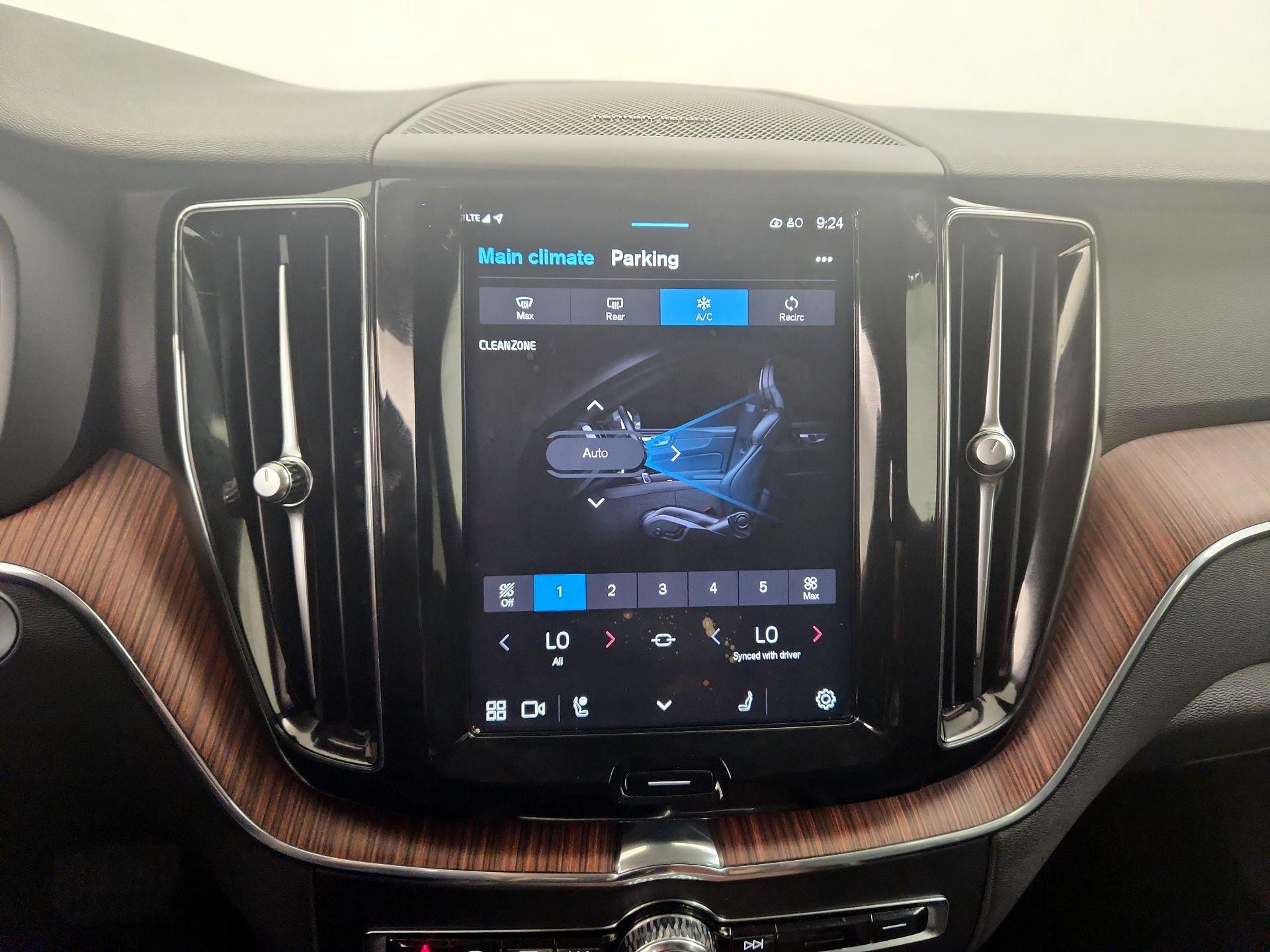 Thumbnail: 2024 Volvo XC60 - 17