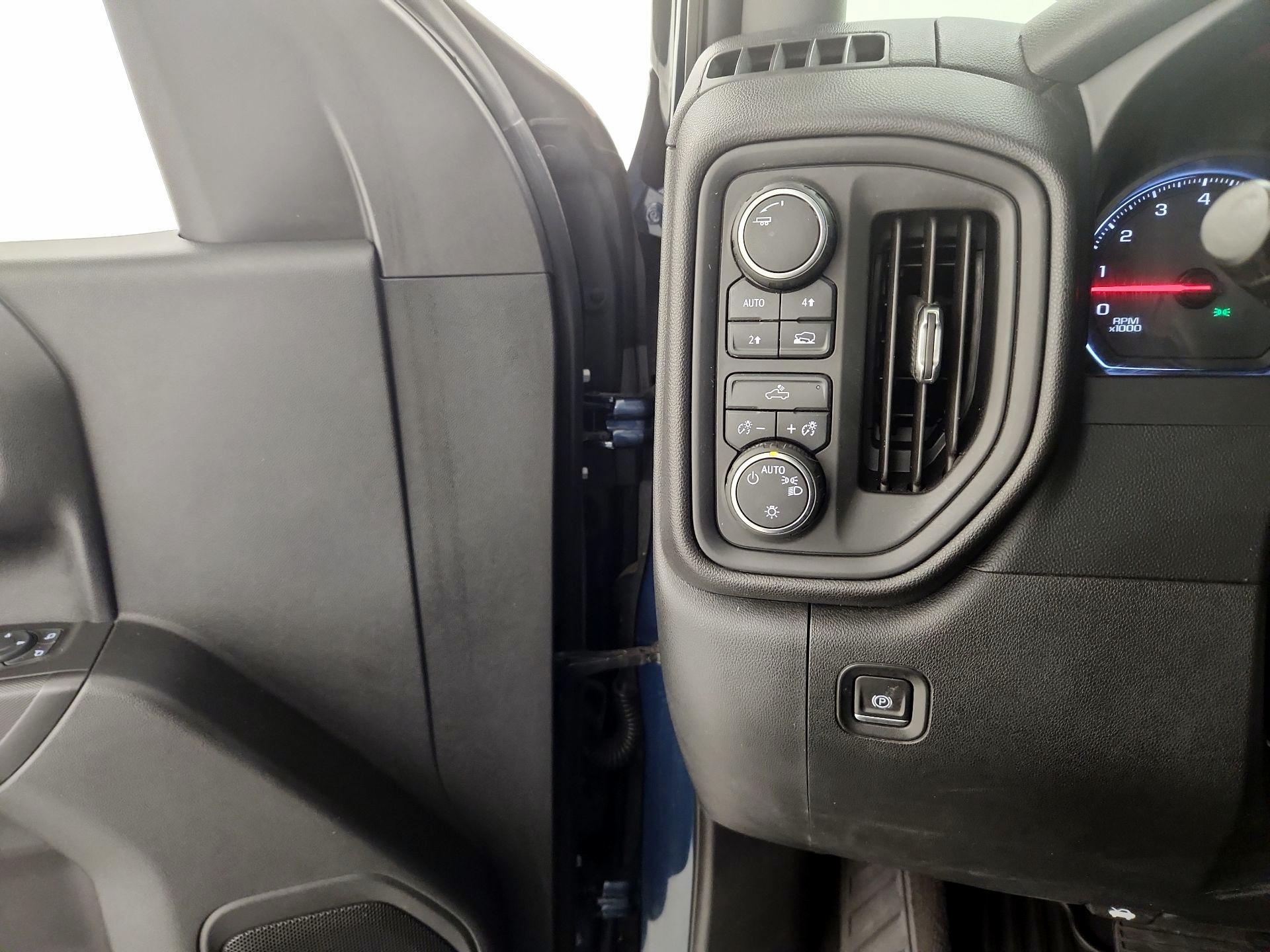 Thumbnail: 2020 Chevrolet Silverado 1500 - 13