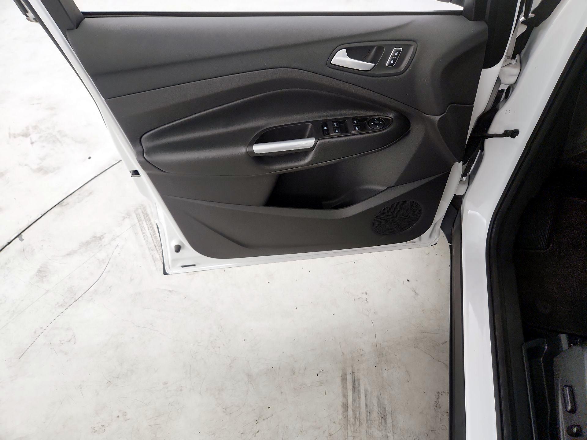 Thumbnail: 2016 Ford Escape - 12