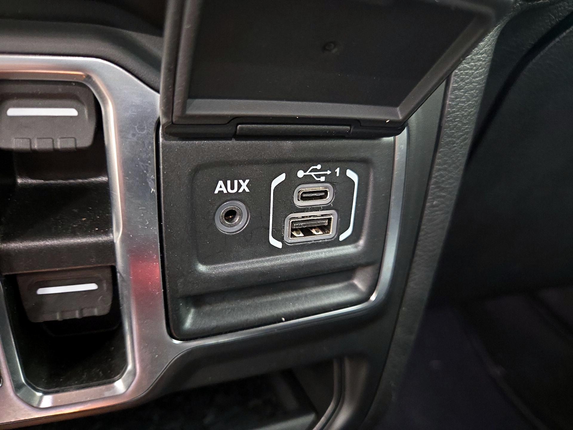 Thumbnail: 2023 Jeep Wrangler - 19
