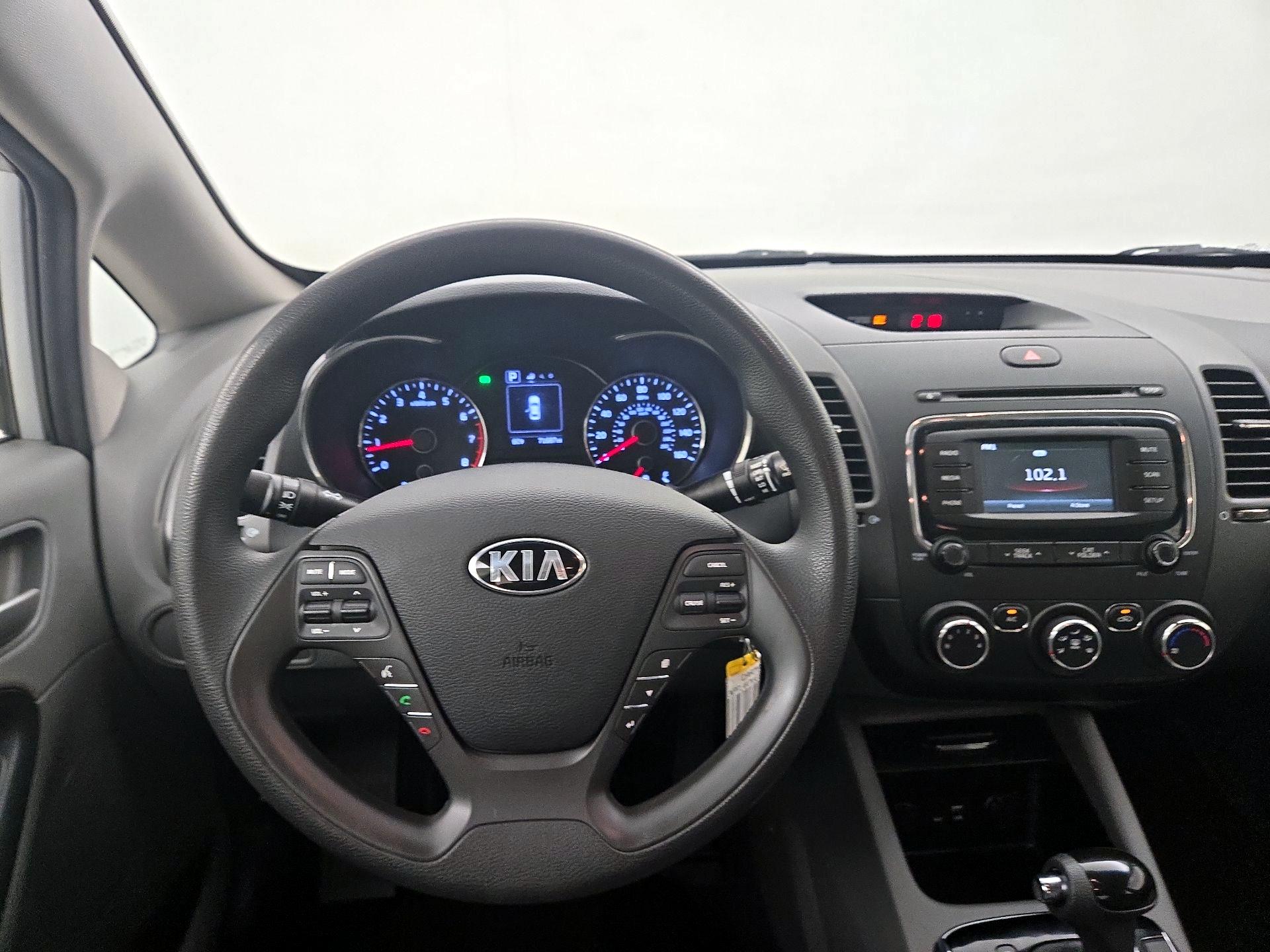 Thumbnail: 2017 Kia Forte - 10