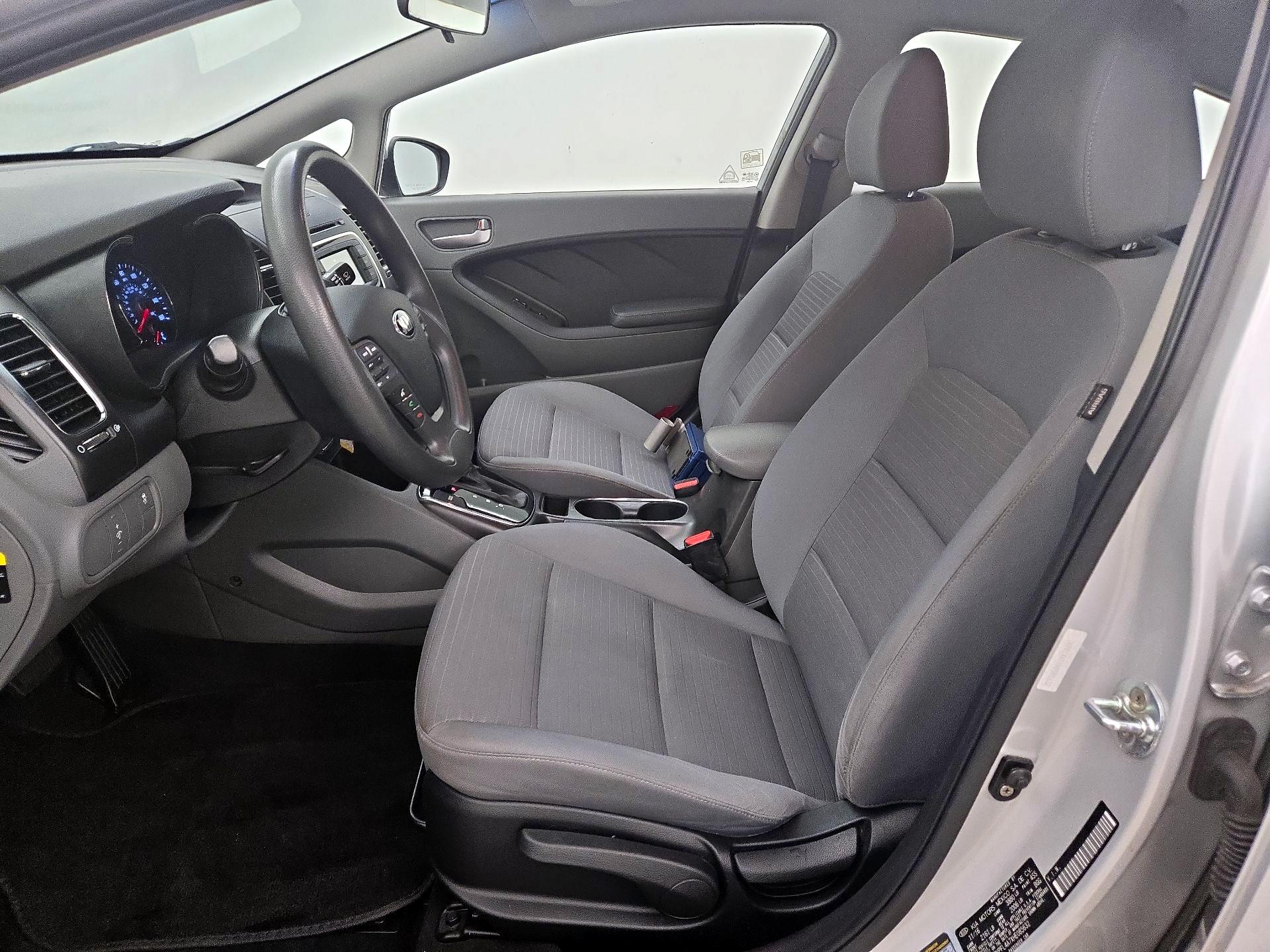 Thumbnail: 2017 Kia Forte - 11