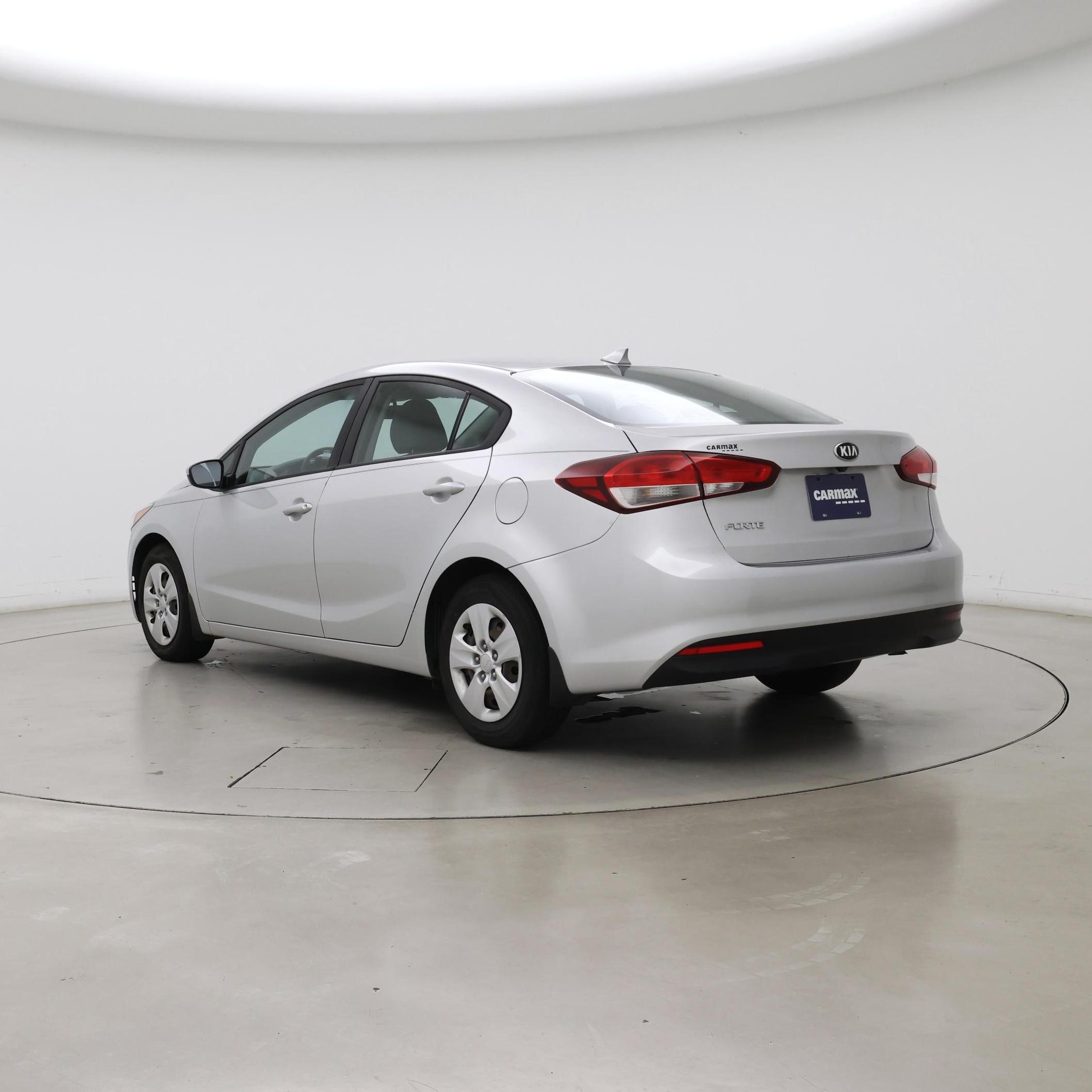 Thumbnail: 2017 Kia Forte - 2