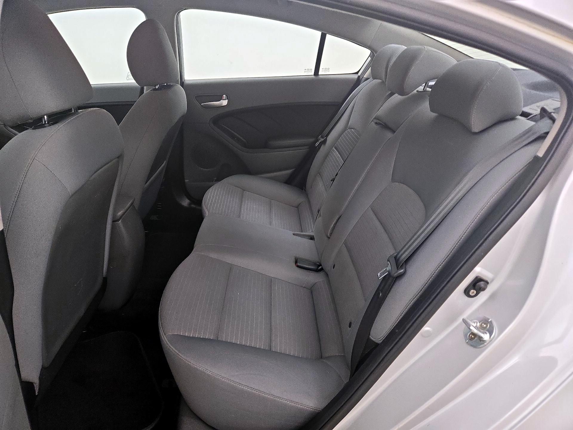 Thumbnail: 2017 Kia Forte - 19