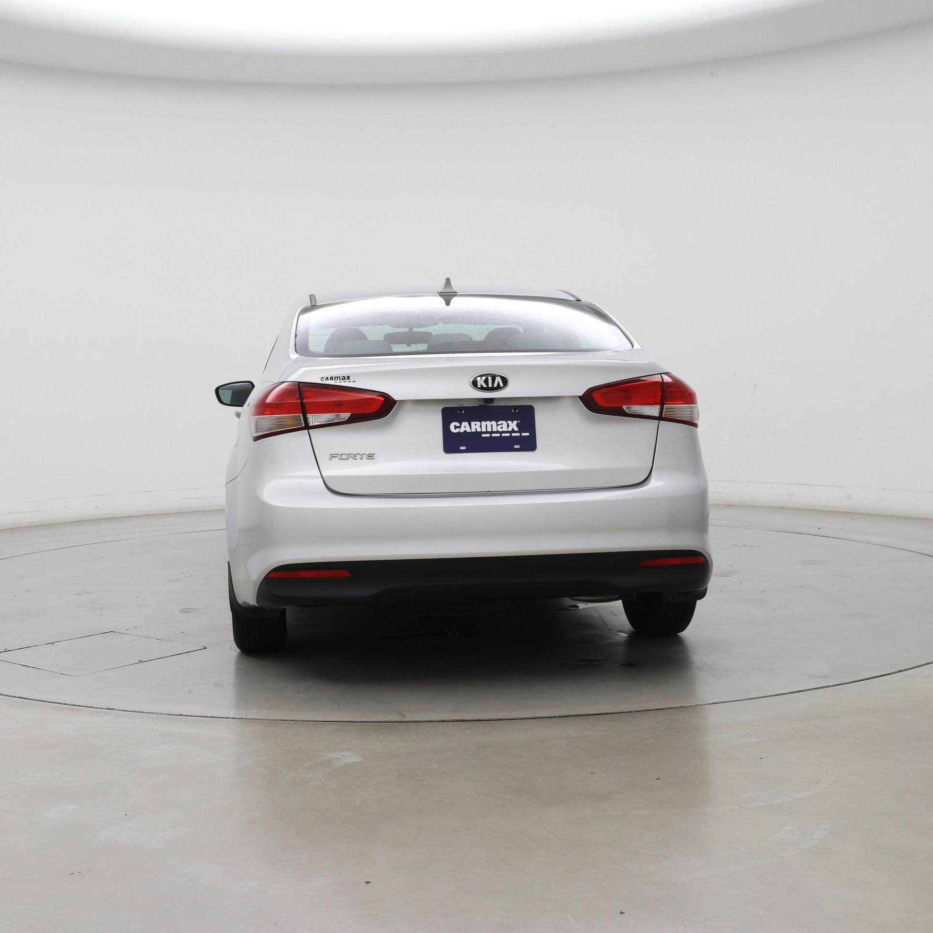 Thumbnail: 2017 Kia Forte - 6