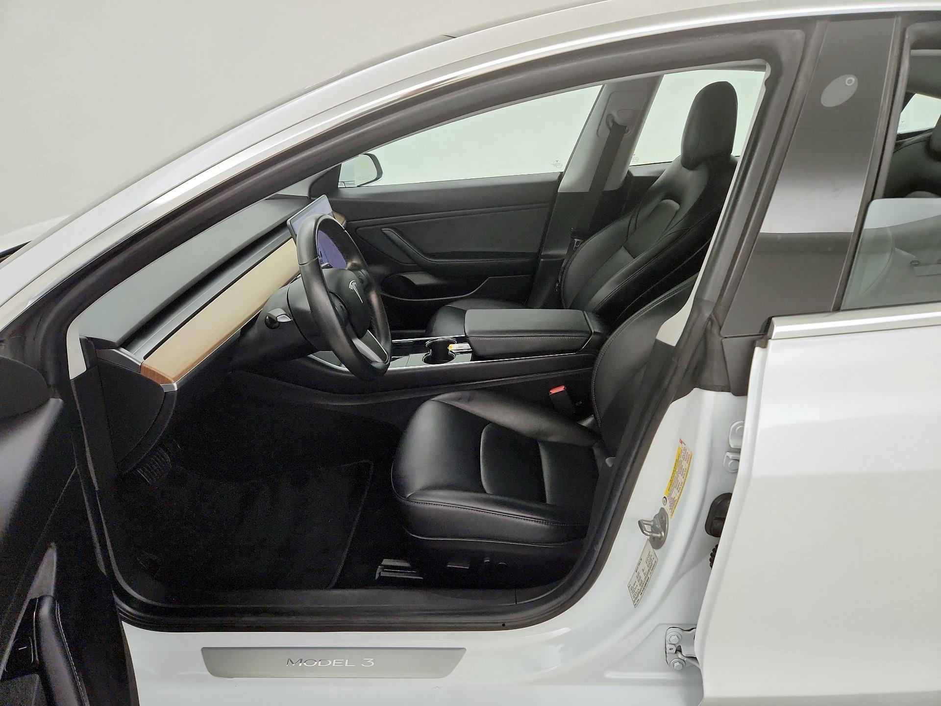 Thumbnail: 2019 Tesla Model 3 - 11