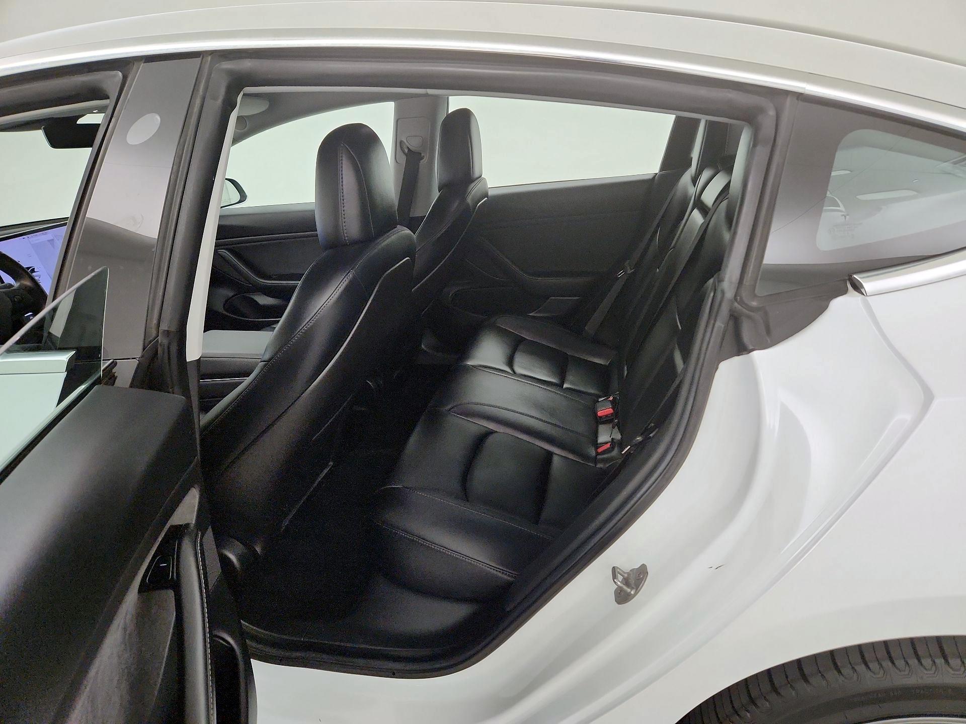 Thumbnail: 2019 Tesla Model 3 - 20