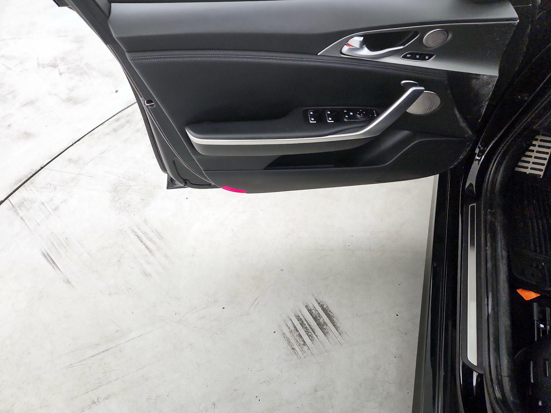 Thumbnail: 2019 Kia Stinger - 12