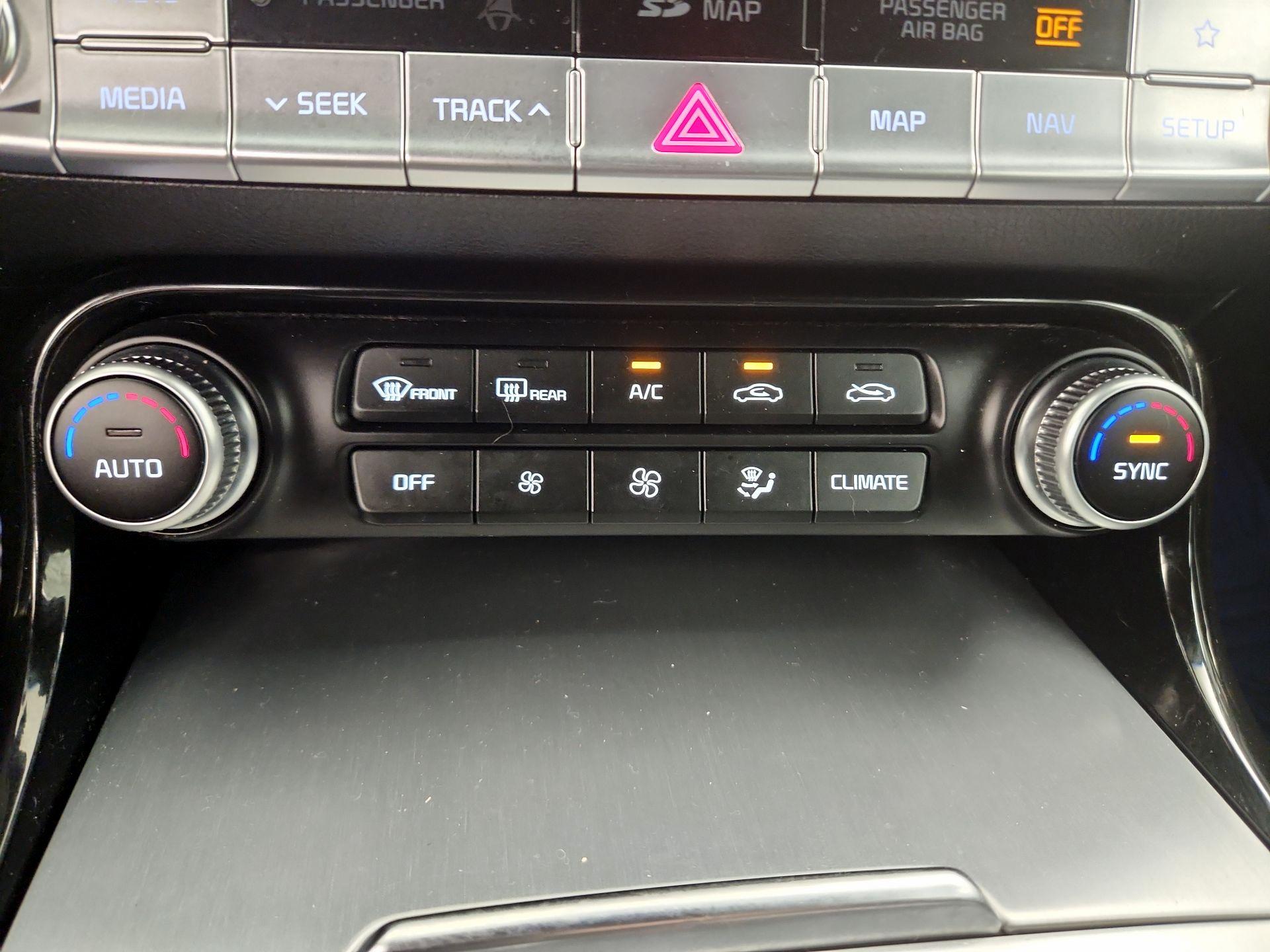 Thumbnail: 2019 Kia Stinger - 17