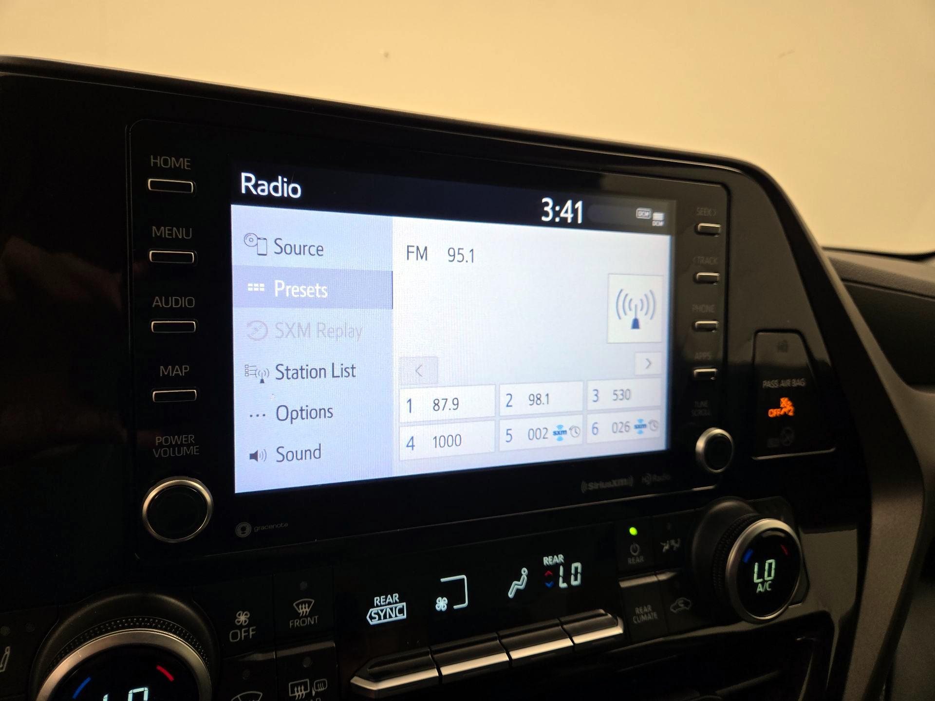 Thumbnail: 2021 Toyota Highlander - 15