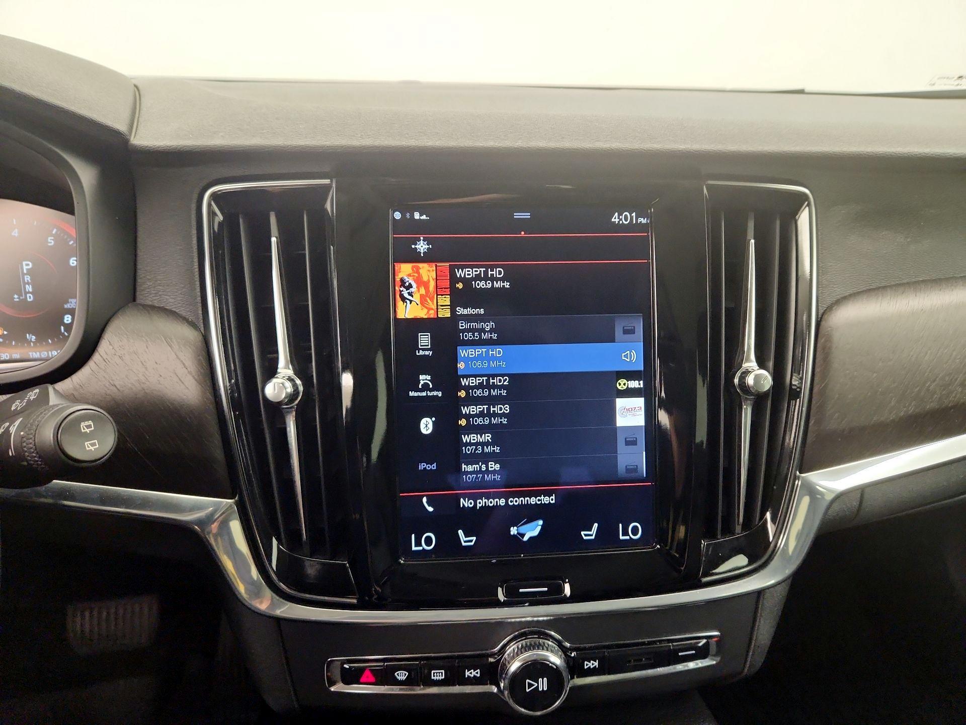 Thumbnail: 2018 Volvo V90 - 16