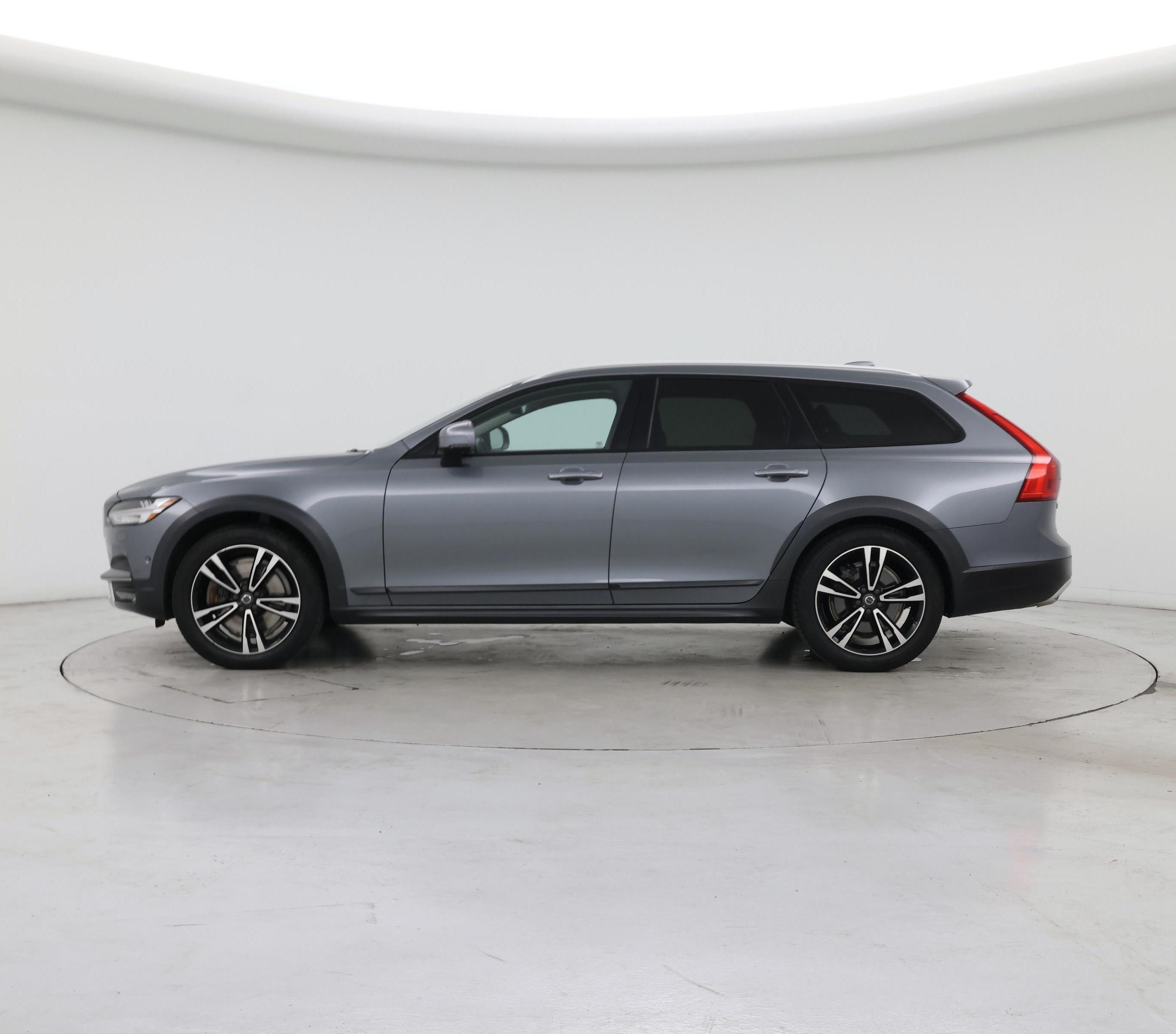 Thumbnail: 2018 Volvo V90 - 3