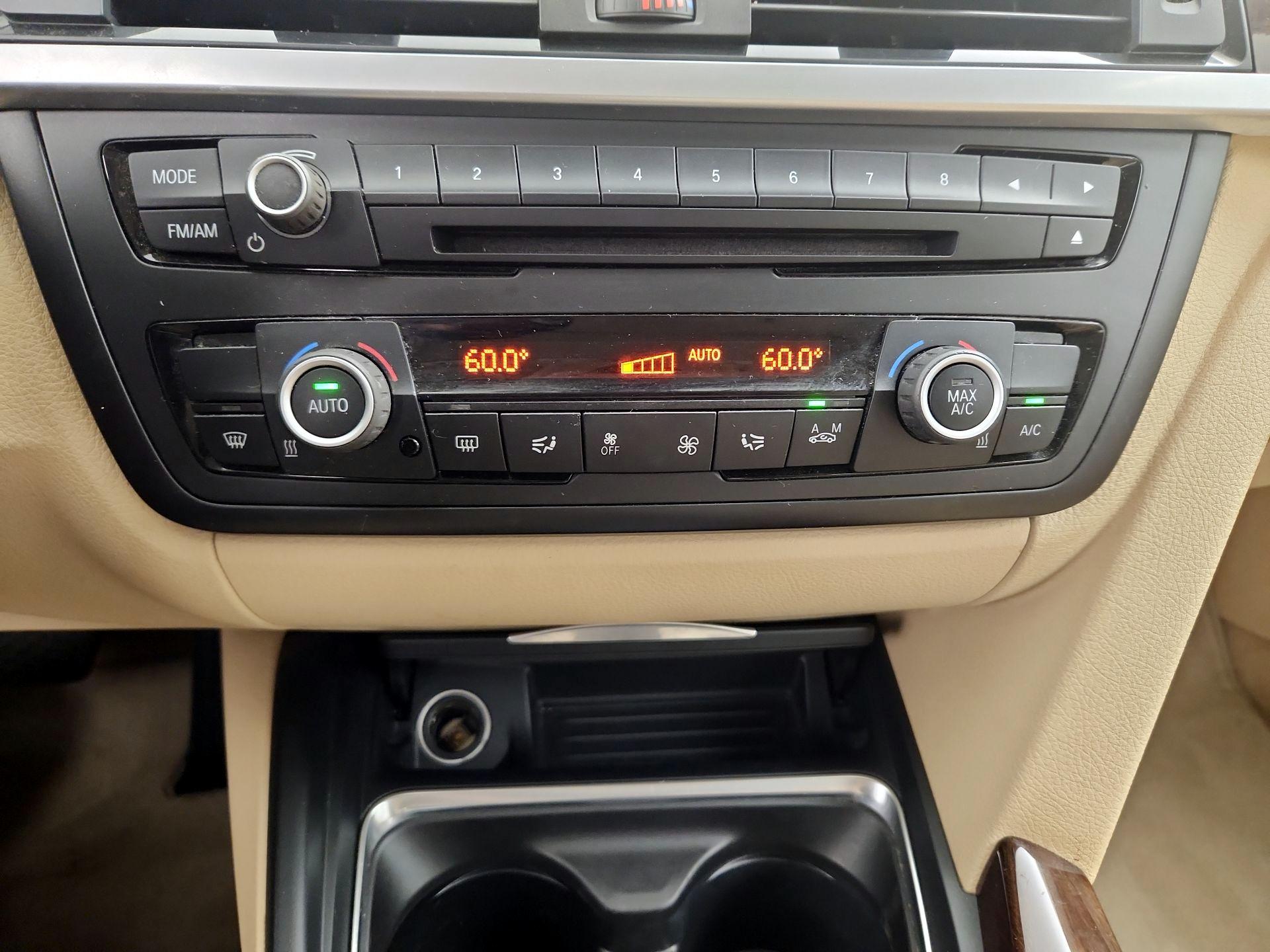 Thumbnail: 2015 BMW 3 Series - 15