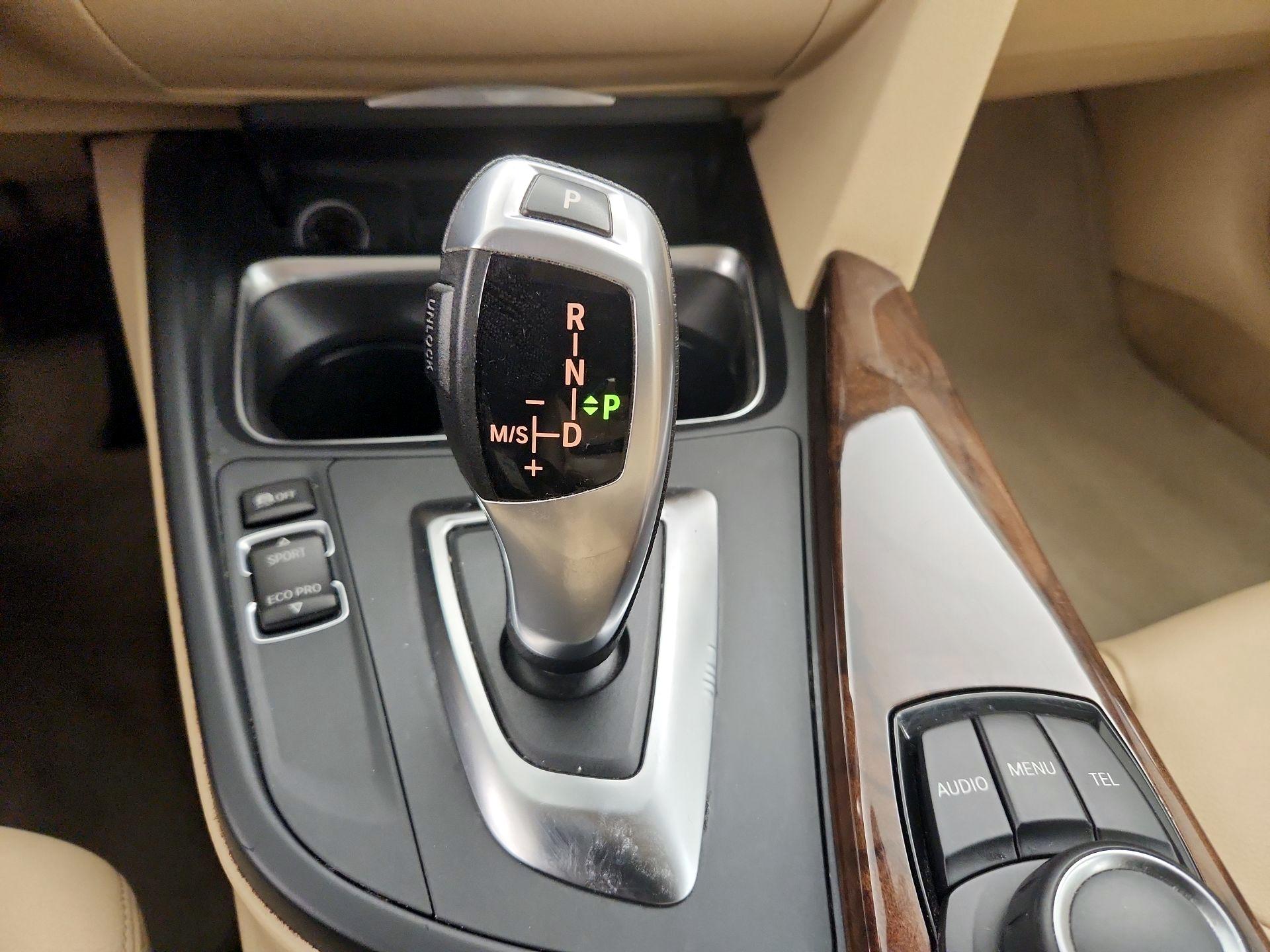 Thumbnail: 2015 BMW 3 Series - 16