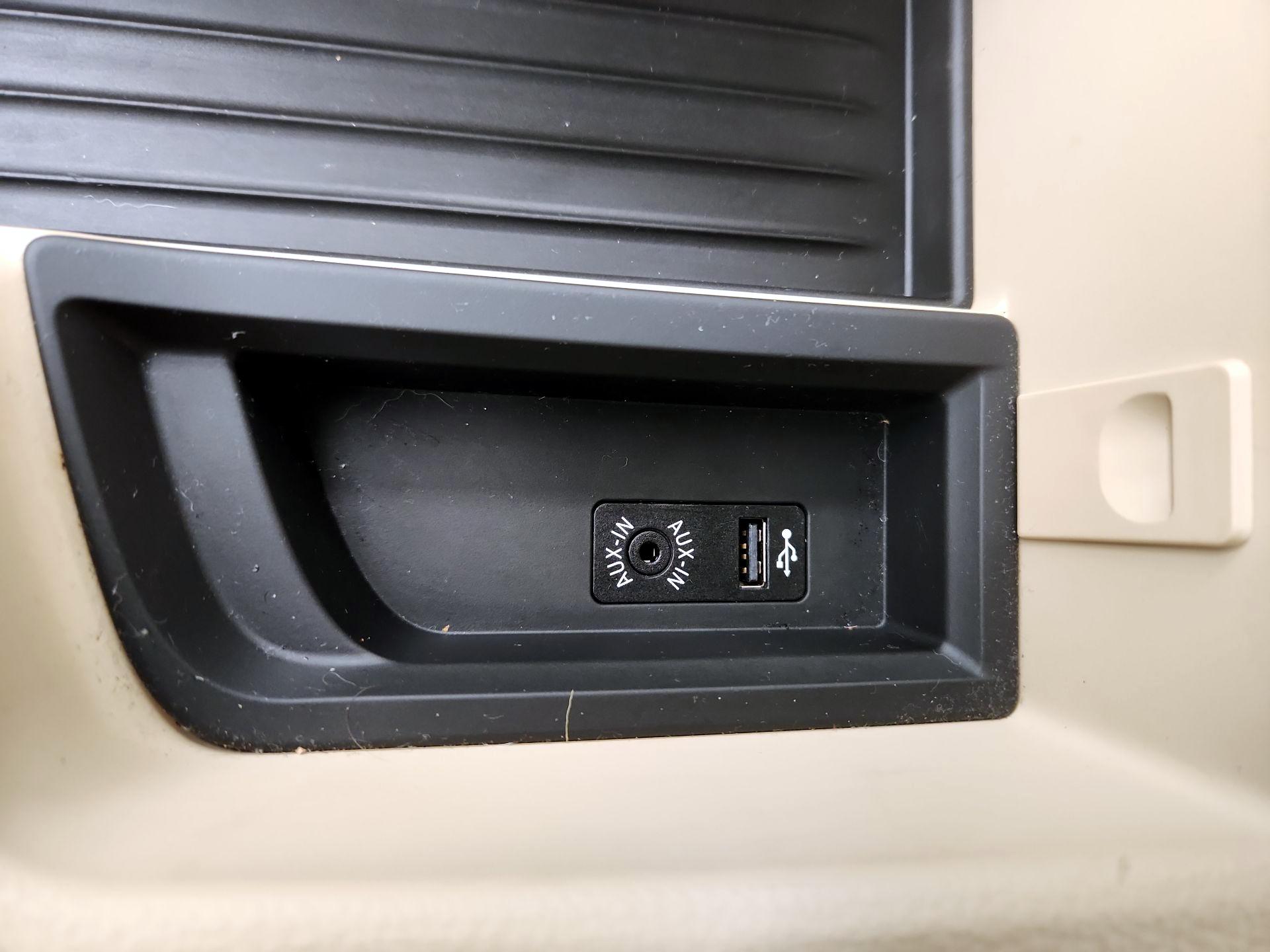 Thumbnail: 2015 BMW 3 Series - 17