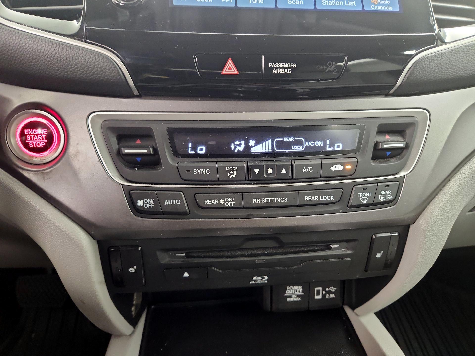 Thumbnail: 2019 Honda Pilot - 17