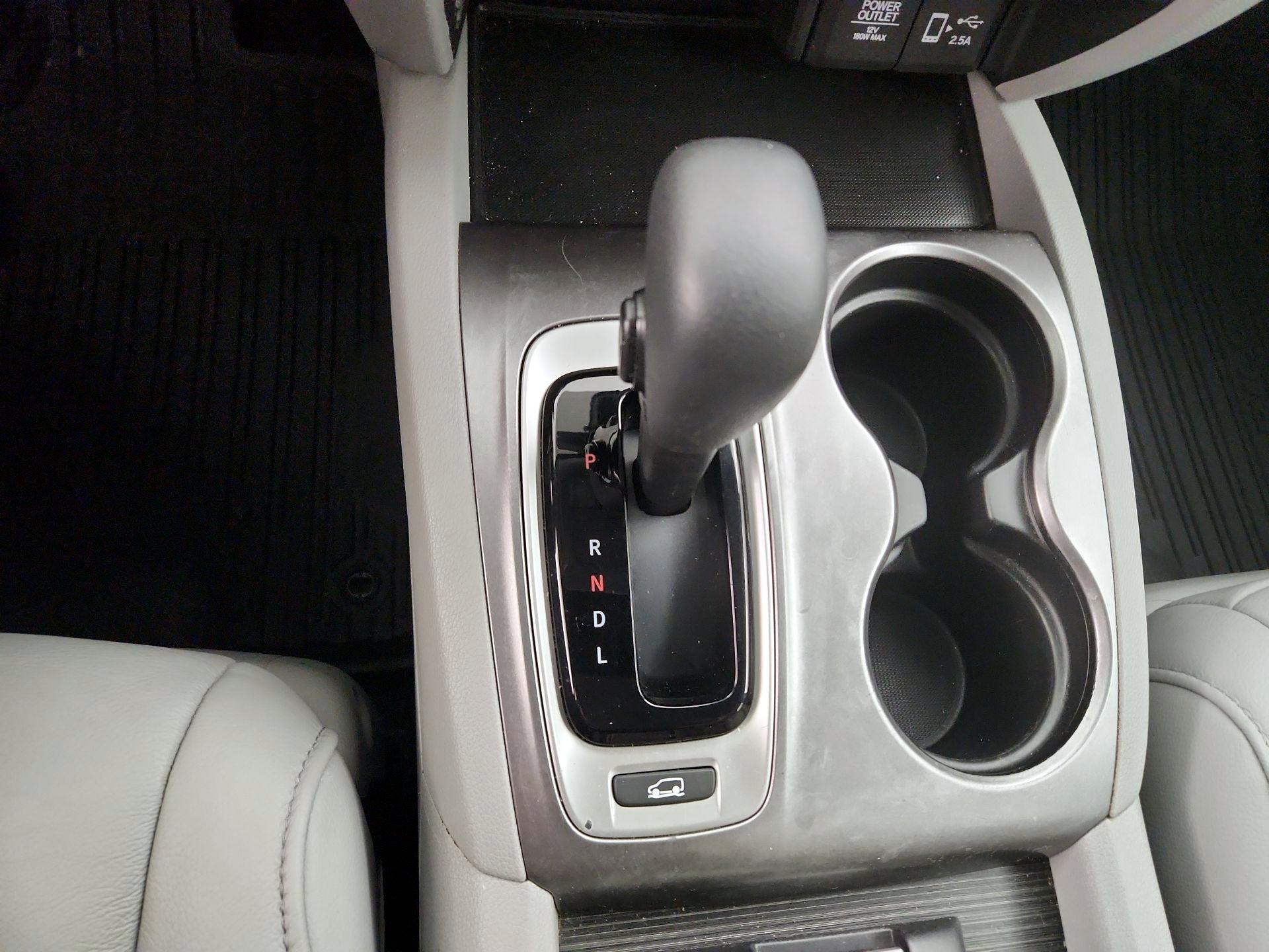 Thumbnail: 2019 Honda Pilot - 18