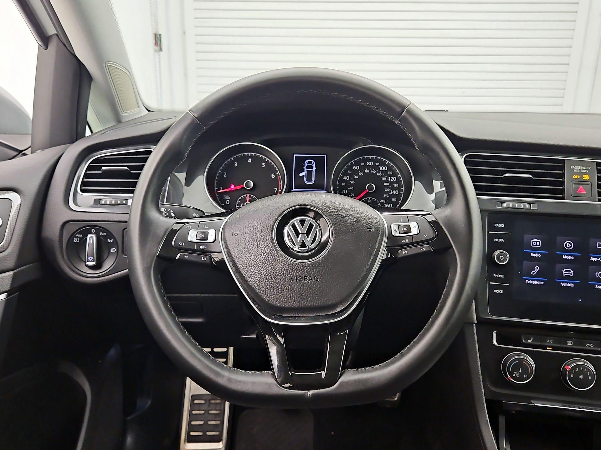 Thumbnail: 2019 Volkswagen Golf - 10