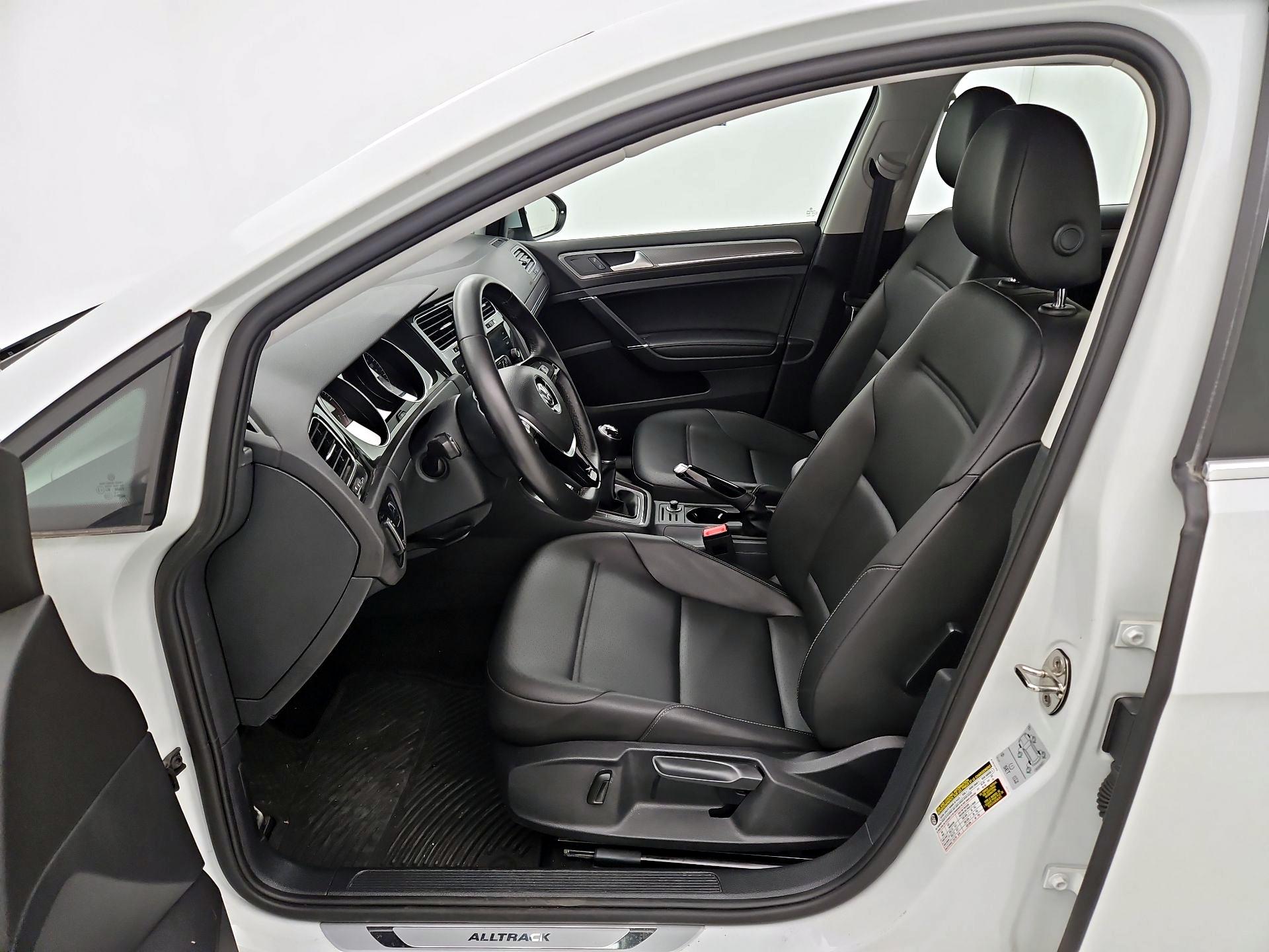 Thumbnail: 2019 Volkswagen Golf - 11