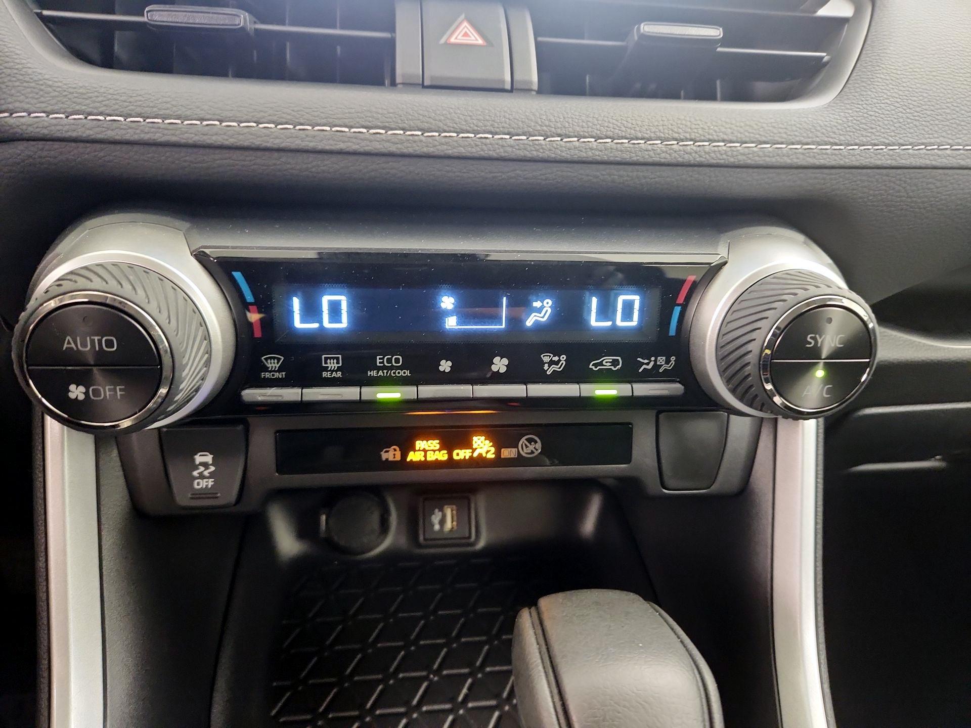 Thumbnail: 2025 Toyota RAV4 - 16