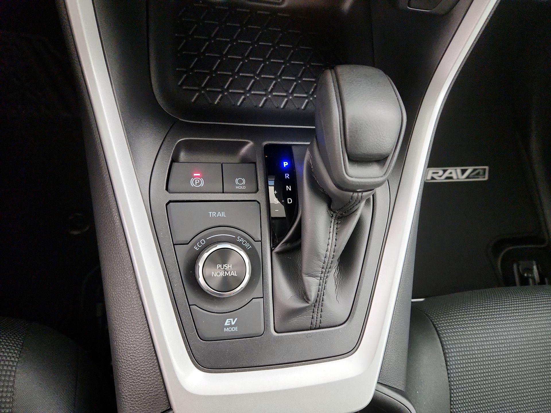 Thumbnail: 2025 Toyota RAV4 - 17