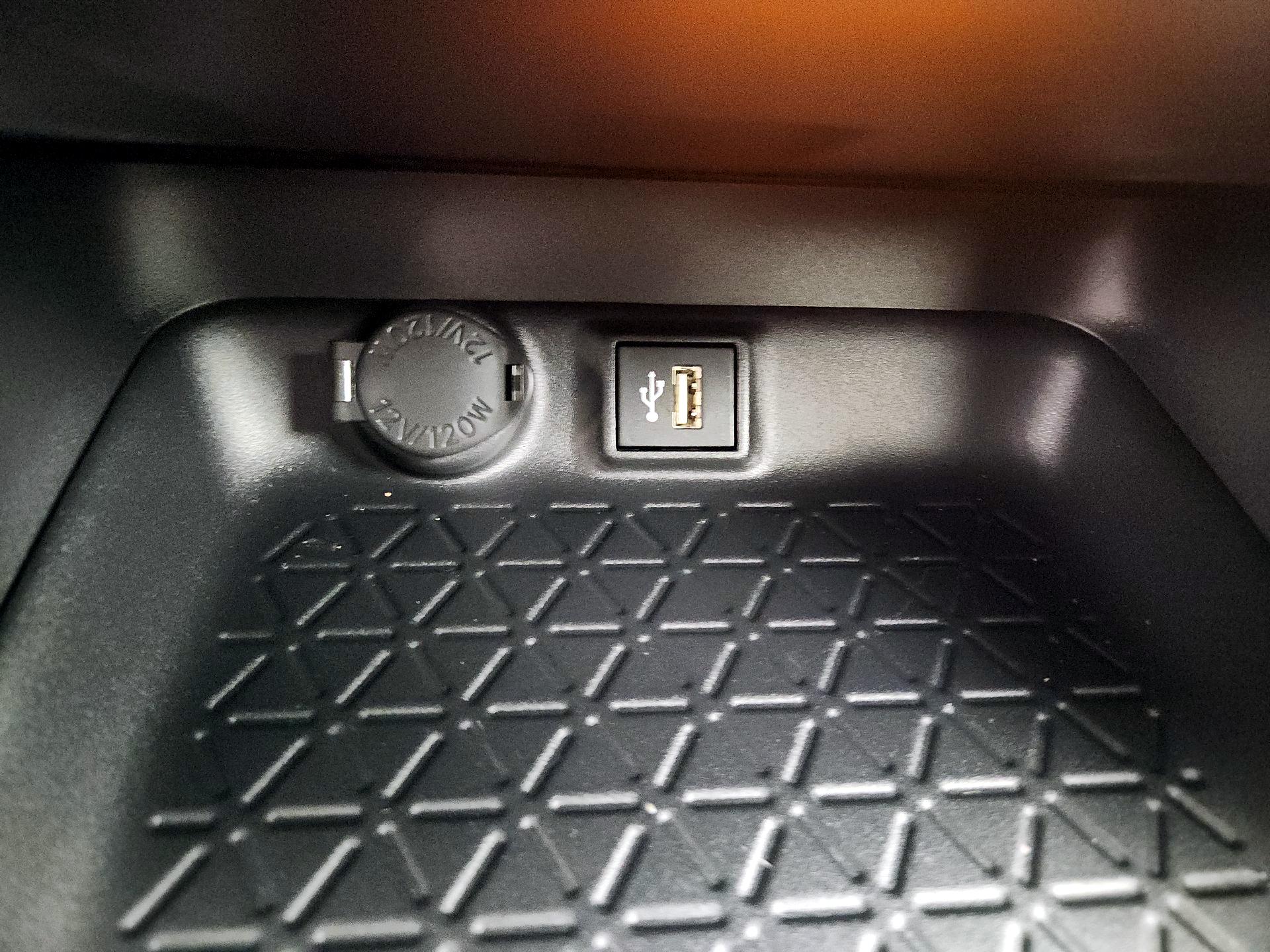 Thumbnail: 2025 Toyota RAV4 - 18