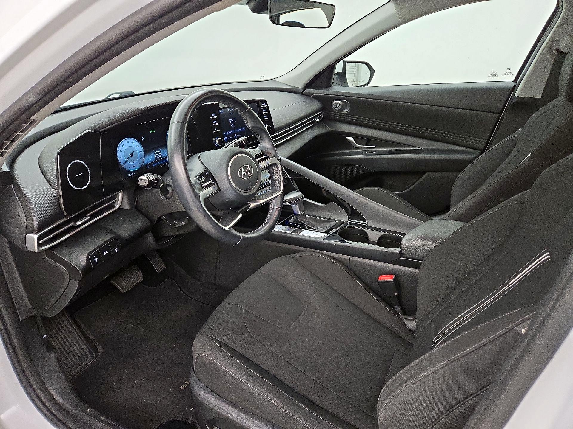 Thumbnail: 2021 Hyundai Elantra - 11