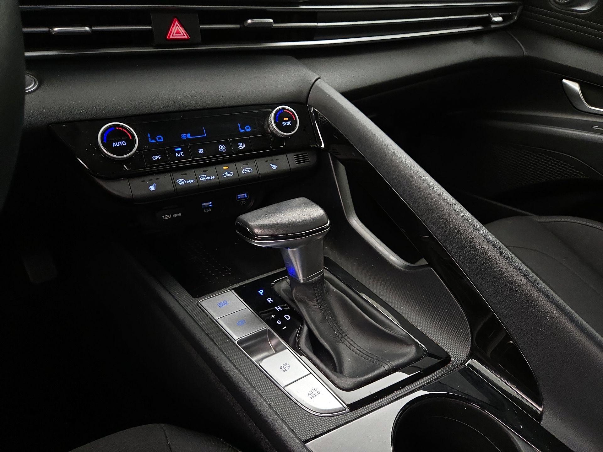 Thumbnail: 2021 Hyundai Elantra - 17