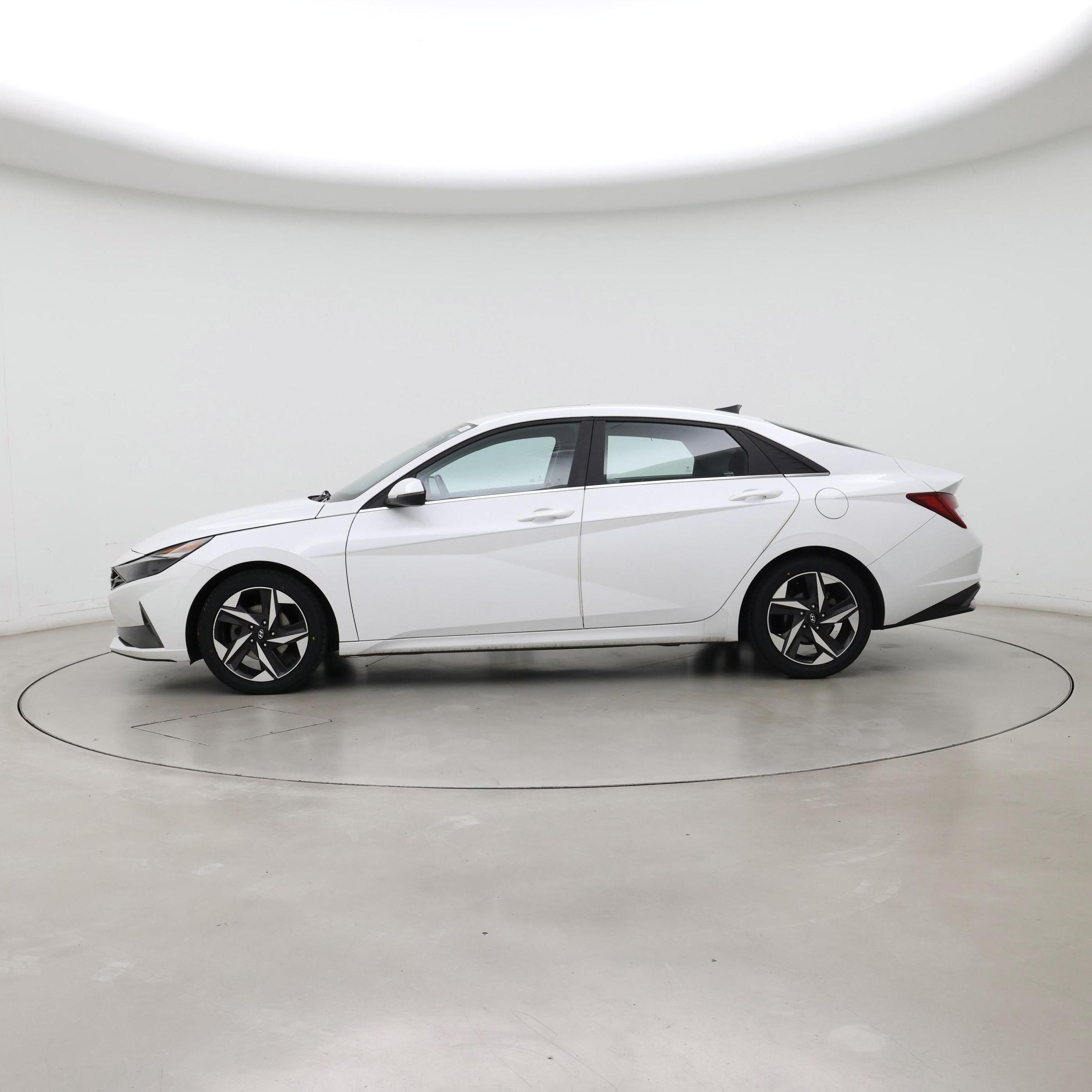 Thumbnail: 2021 Hyundai Elantra - 3